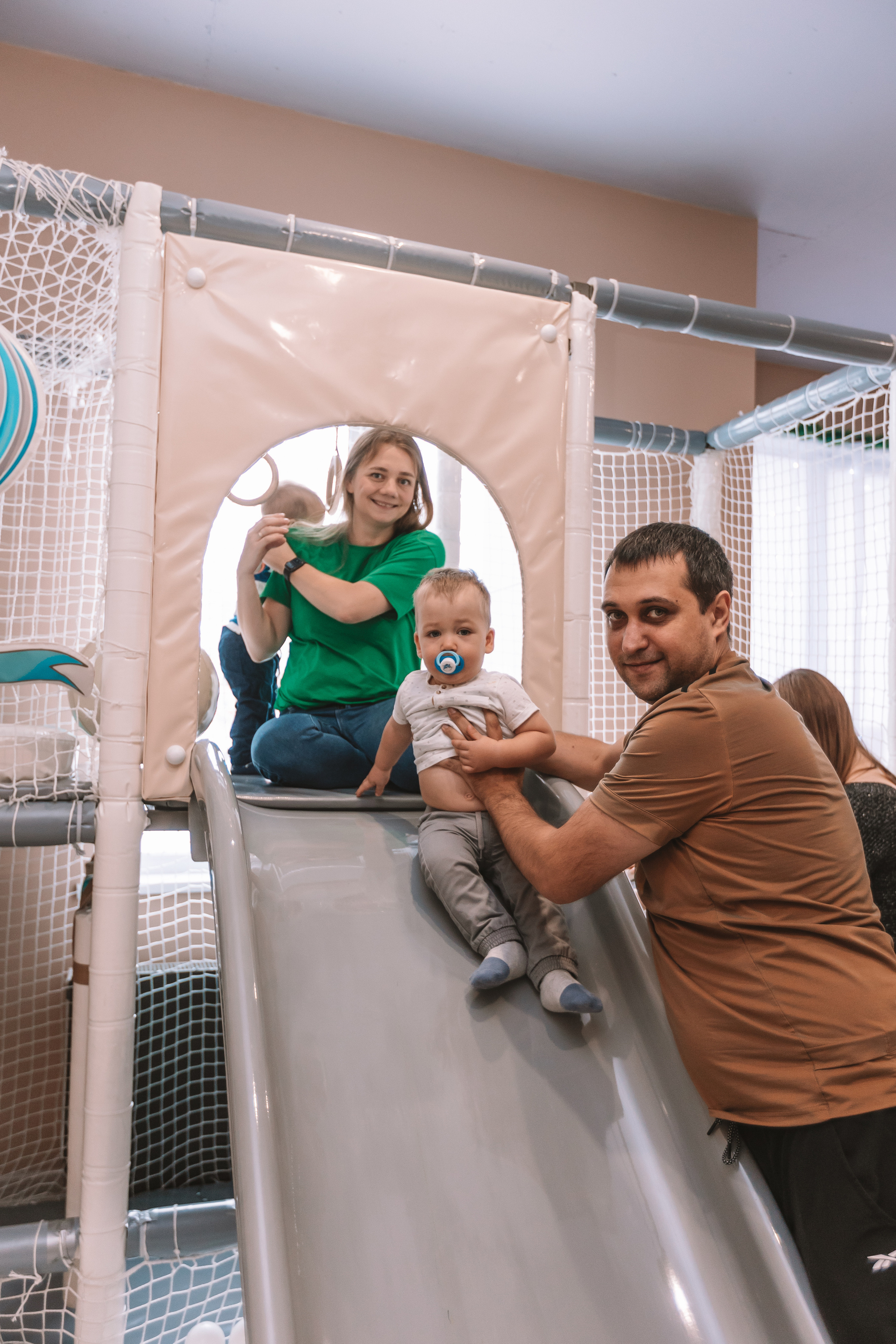 Первый годик в игровой. Семейный фотограф Тюмень, фотограф на роды Салмина Мария