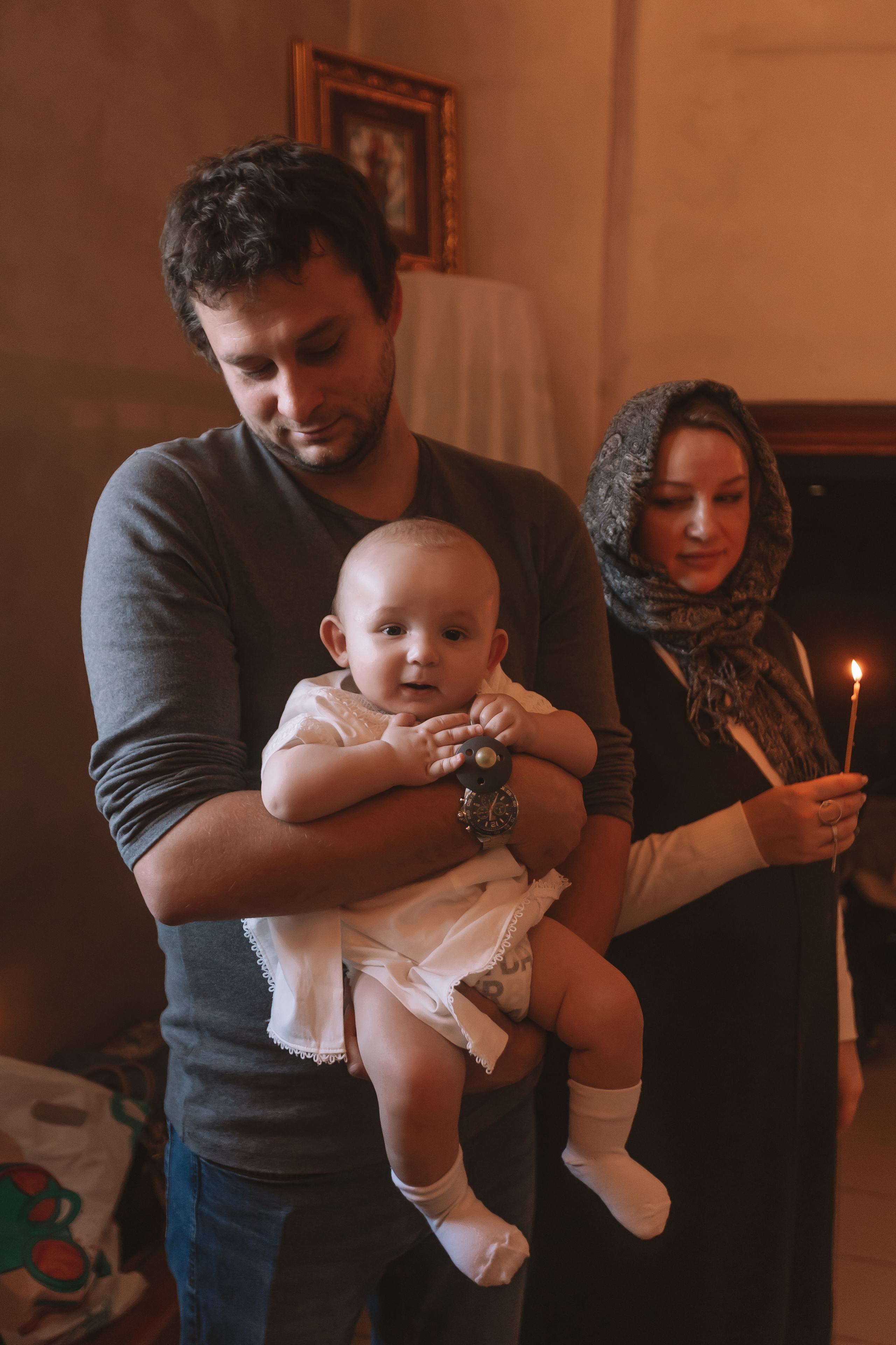 Крещение семакова. Семейный фотограф Тюмень, фотограф на роды Салмина Мария