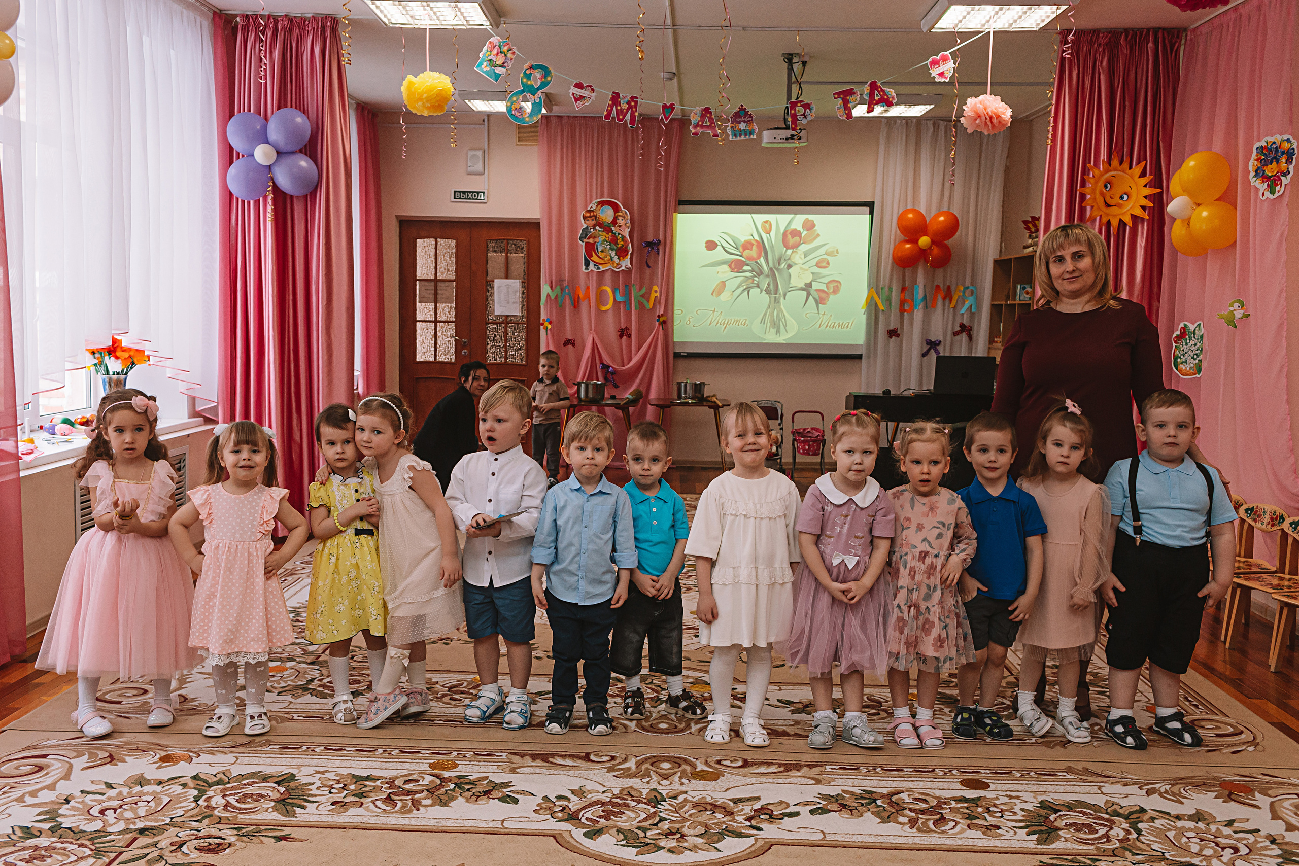 Утренник садик. Семейный фотограф Тюмень, фотограф на роды Салмина Мария
