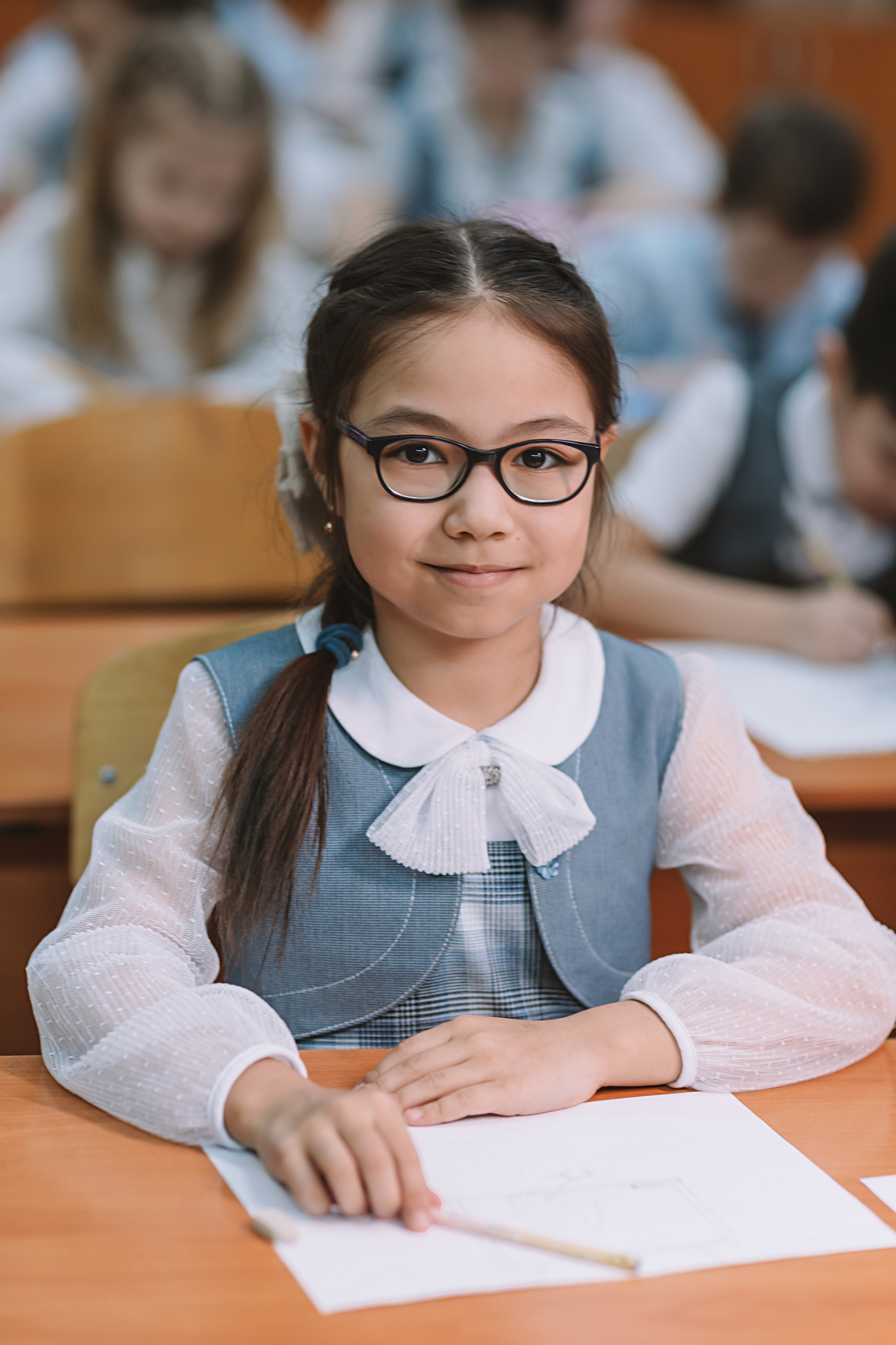 2 класс в школе. Семейный фотограф Тюмень, фотограф на роды Салмина Мария