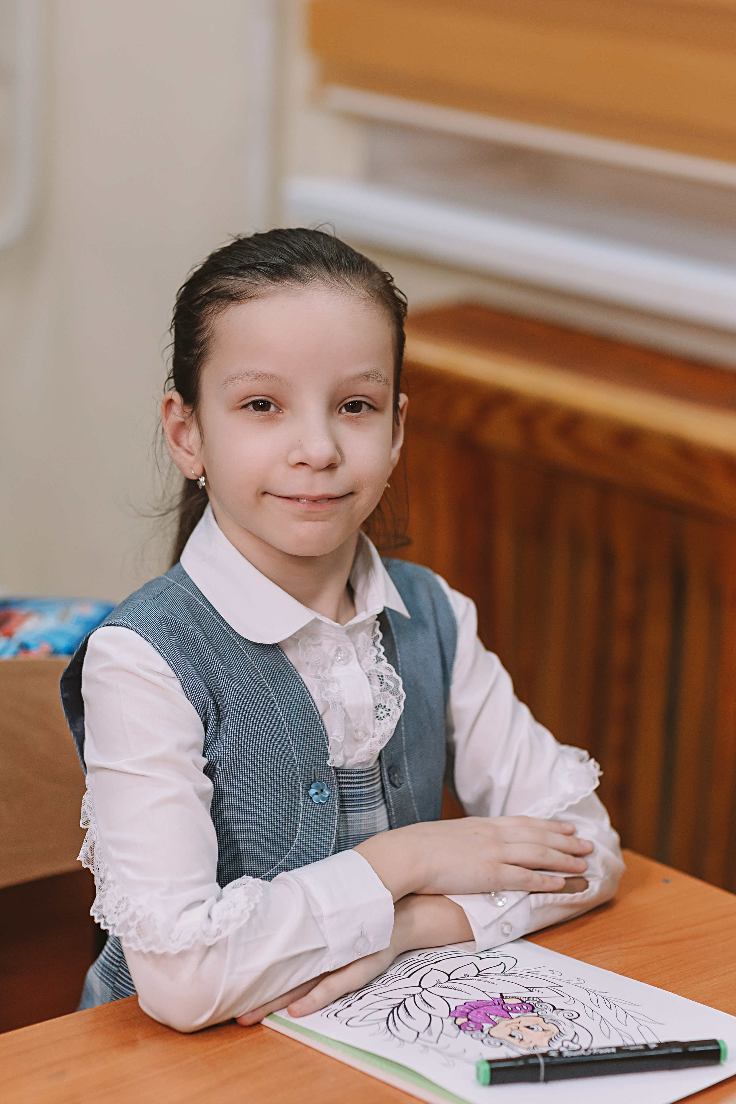 2 класс в школе. Семейный фотограф Тюмень, фотограф на роды Салмина Мария