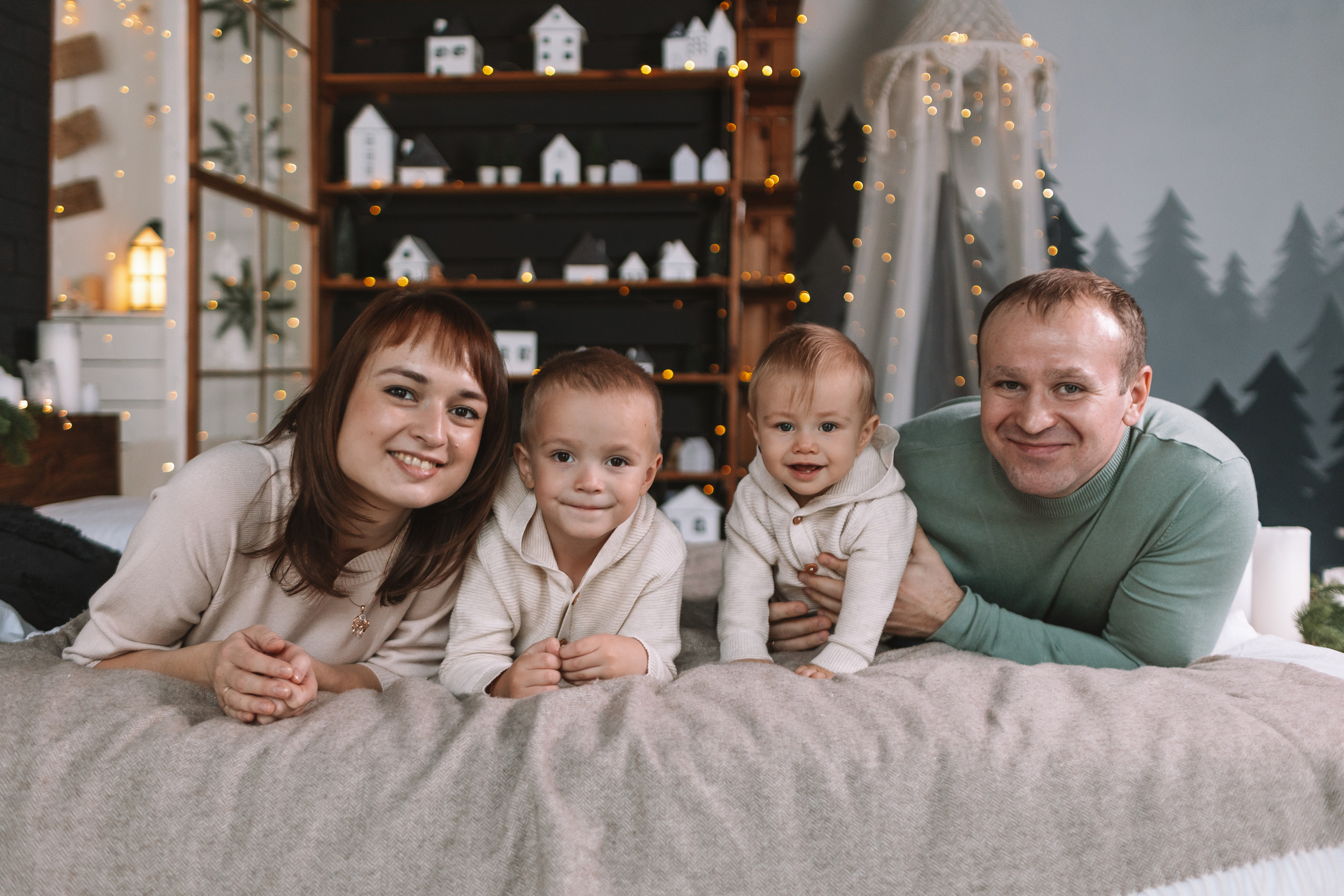 Студия Рояль (новогодняя). Семейный фотограф Тюмень, фотограф на роды Салмина Мария