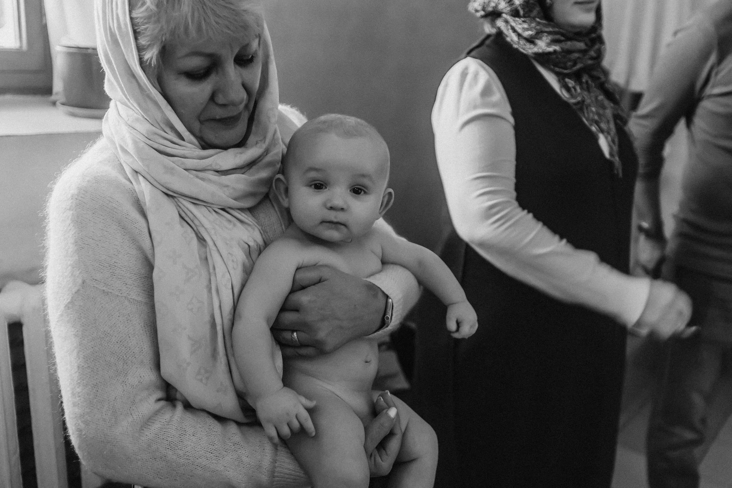 Крещение семакова. Семейный фотограф Тюмень, фотограф на роды Салмина Мария