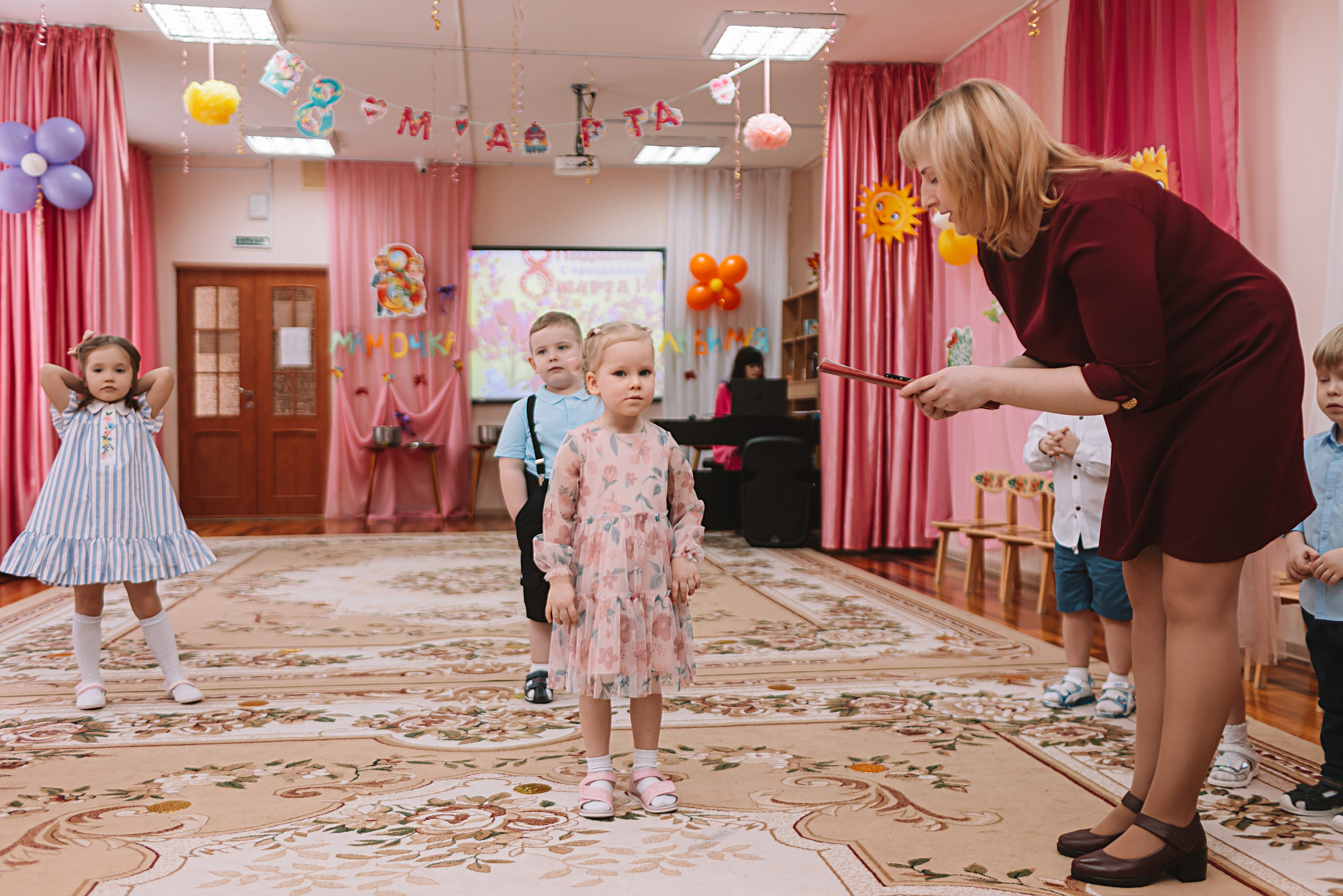 Утренник садик. Семейный фотограф Тюмень, фотограф на роды Салмина Мария