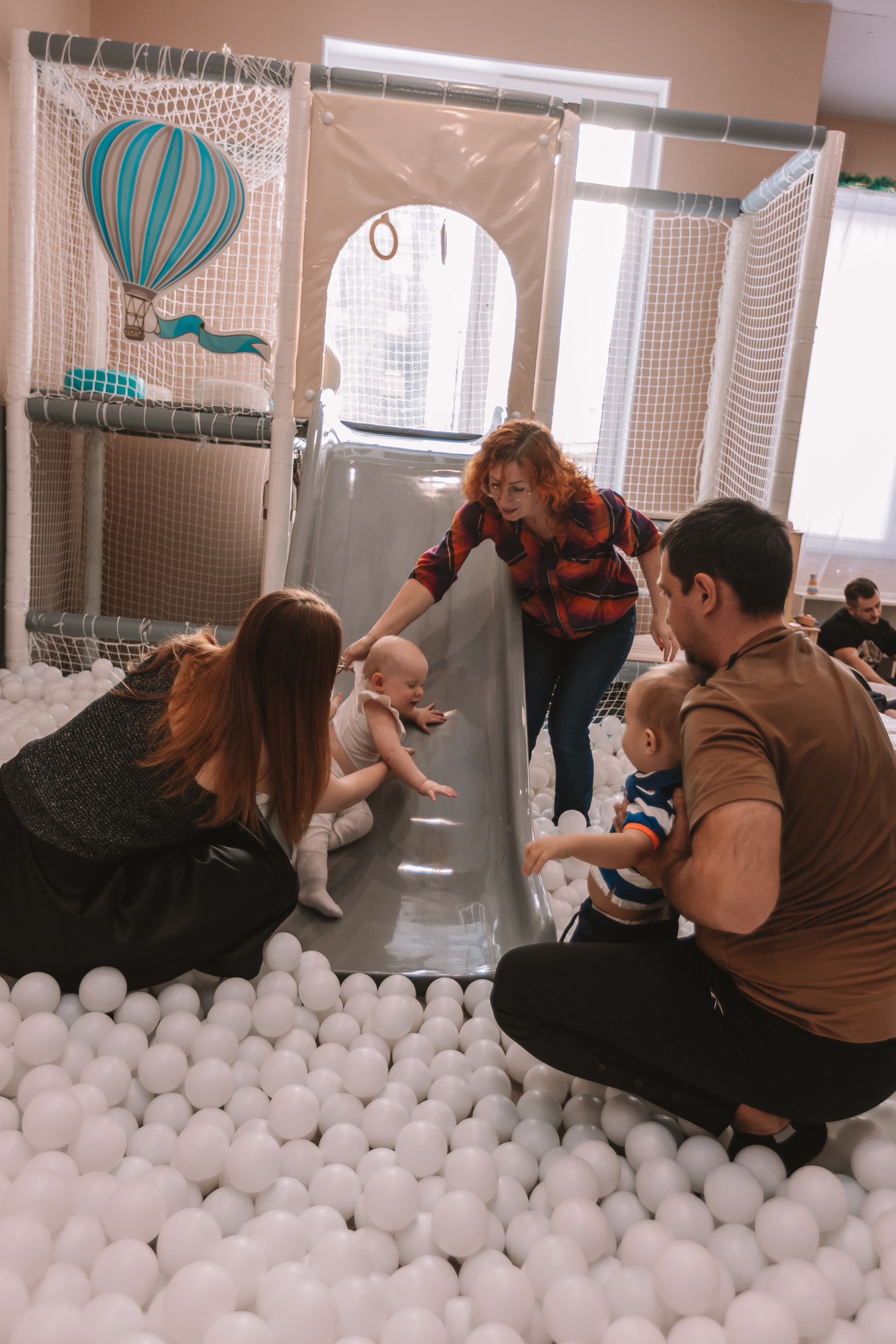 Первый годик в игровой. Семейный фотограф Тюмень, фотограф на роды Салмина Мария