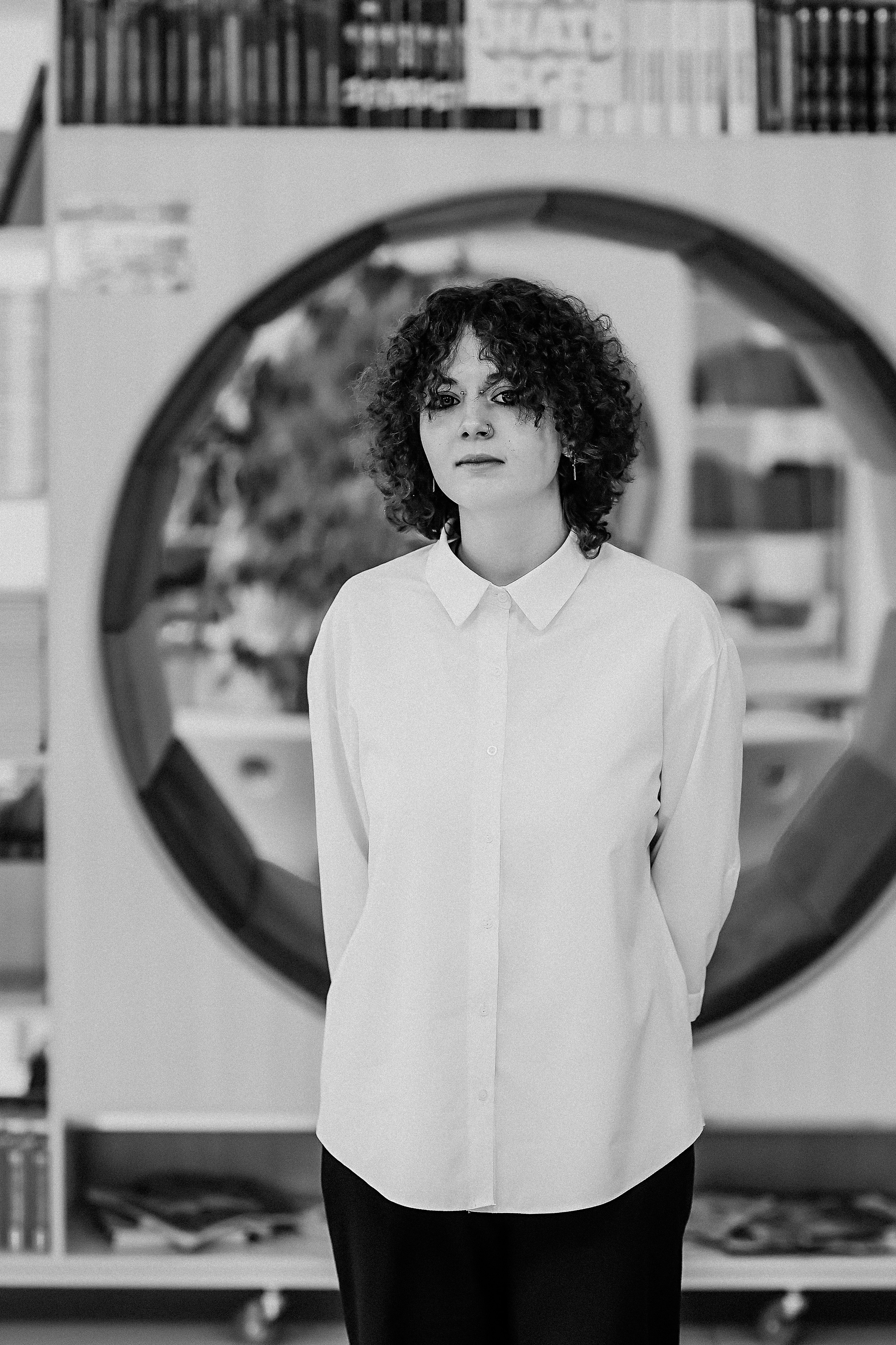 8 класс в библиотеке. Семейный фотограф Тюмень, фотограф на роды Салмина Мария