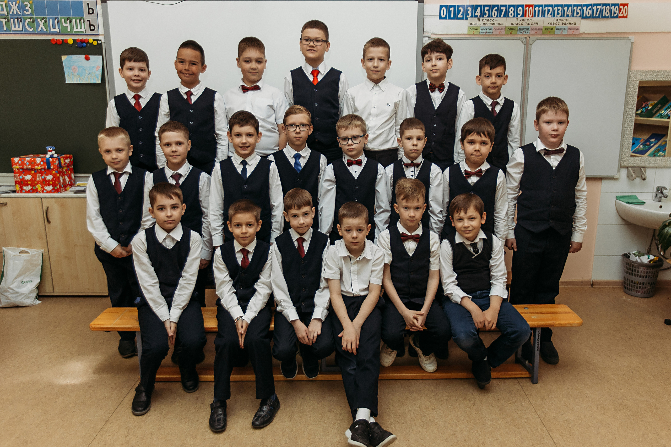 2 класс. Семейный фотограф Тюмень, фотограф на роды Салмина Мария