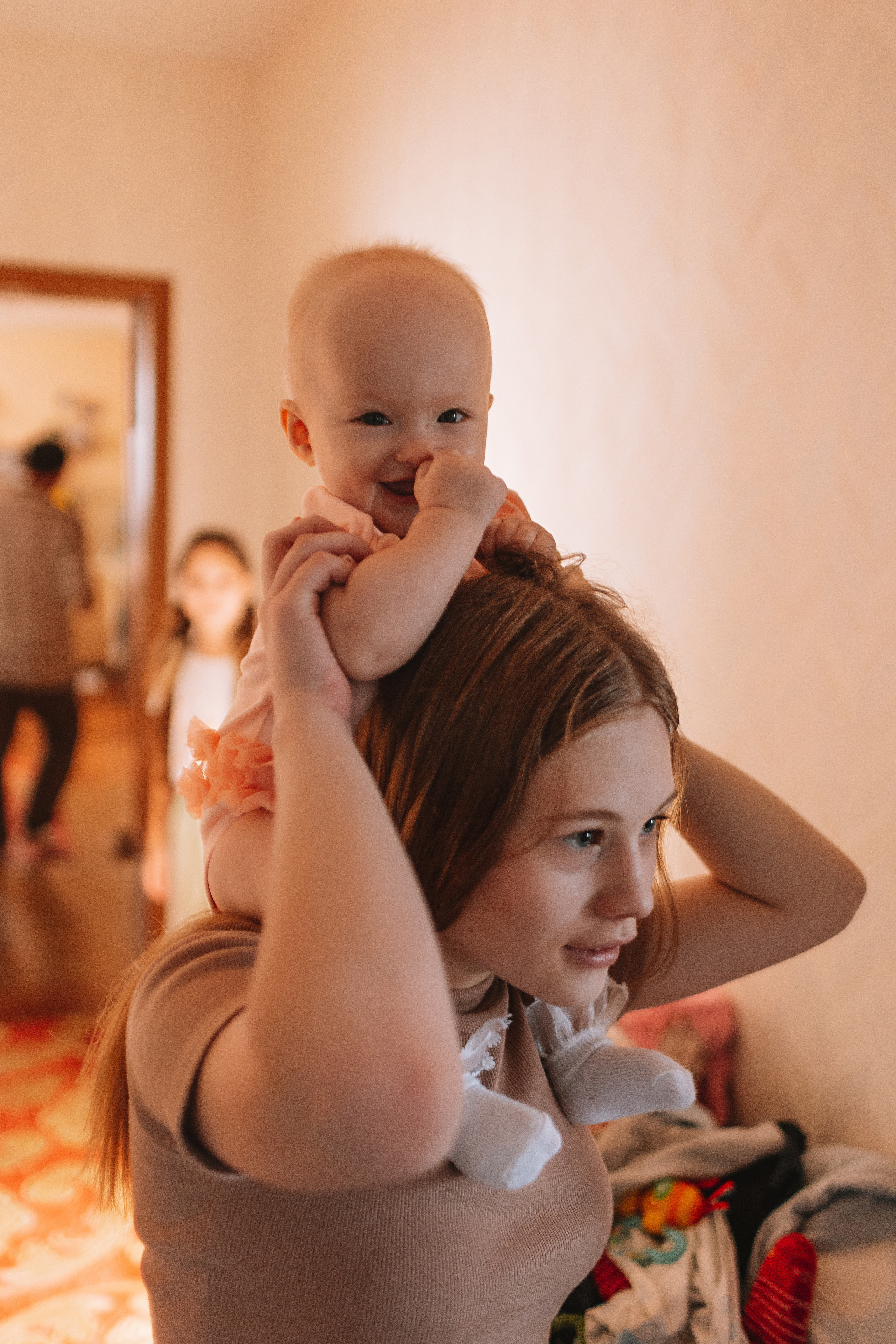 Большая семья (17 человек в частном доме, 2 часа). Семейный фотограф Тюмень, фотограф на роды Салмина Мария