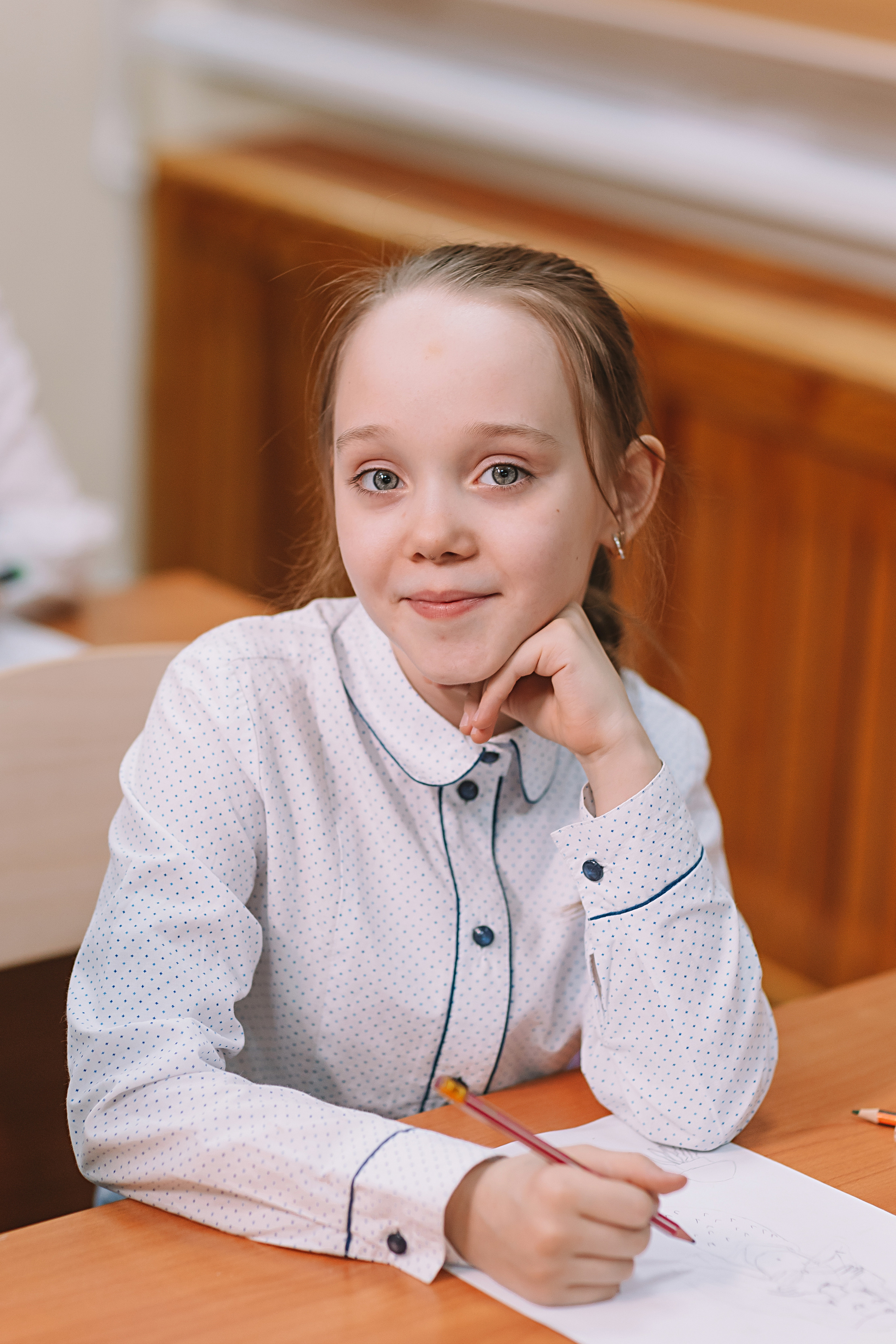 2 класс в школе. Семейный фотограф Тюмень, фотограф на роды Салмина Мария