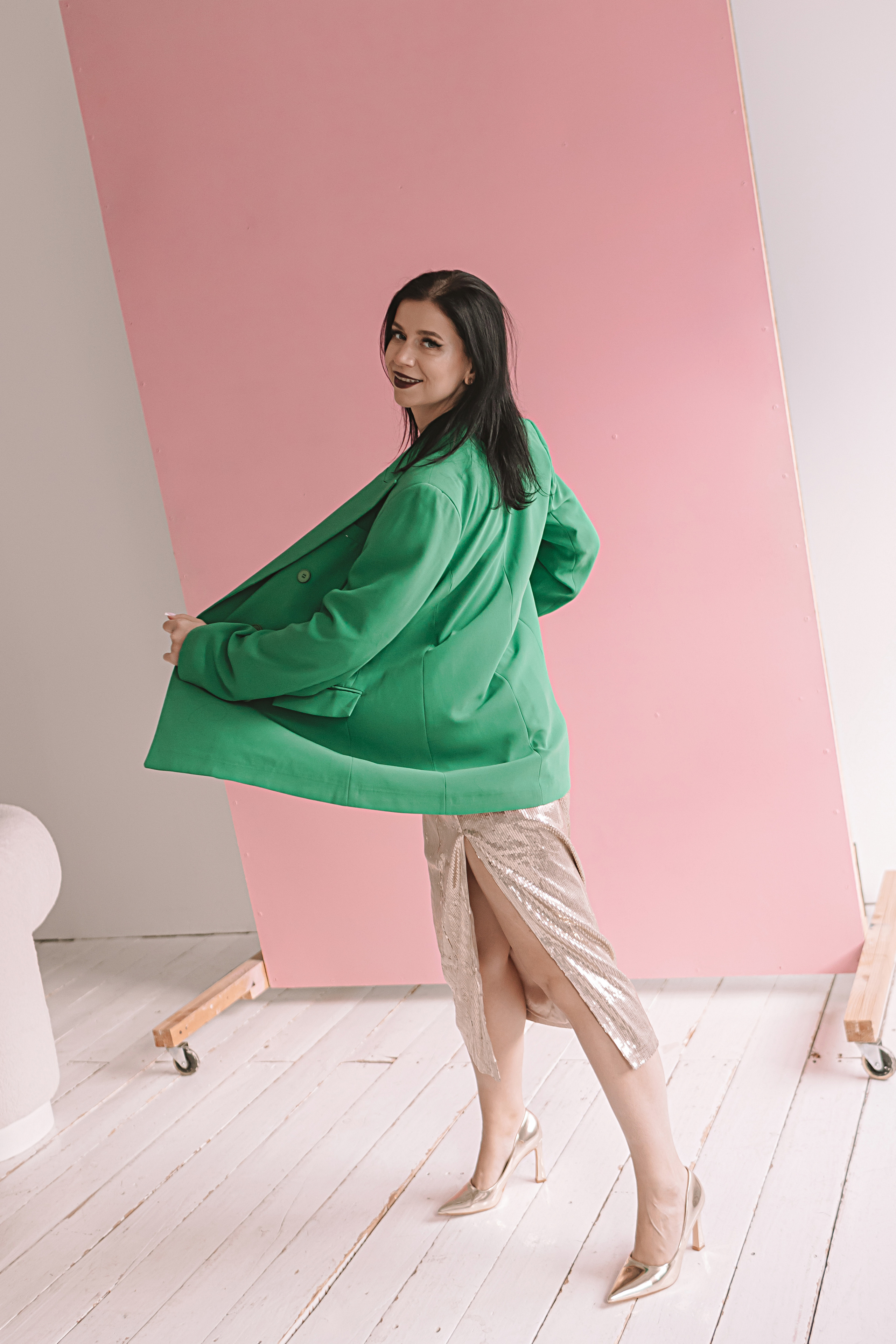 Руководитель студий красоты, студия Белая. Семейный фотограф Тюмень, фотограф на роды Салмина Мария