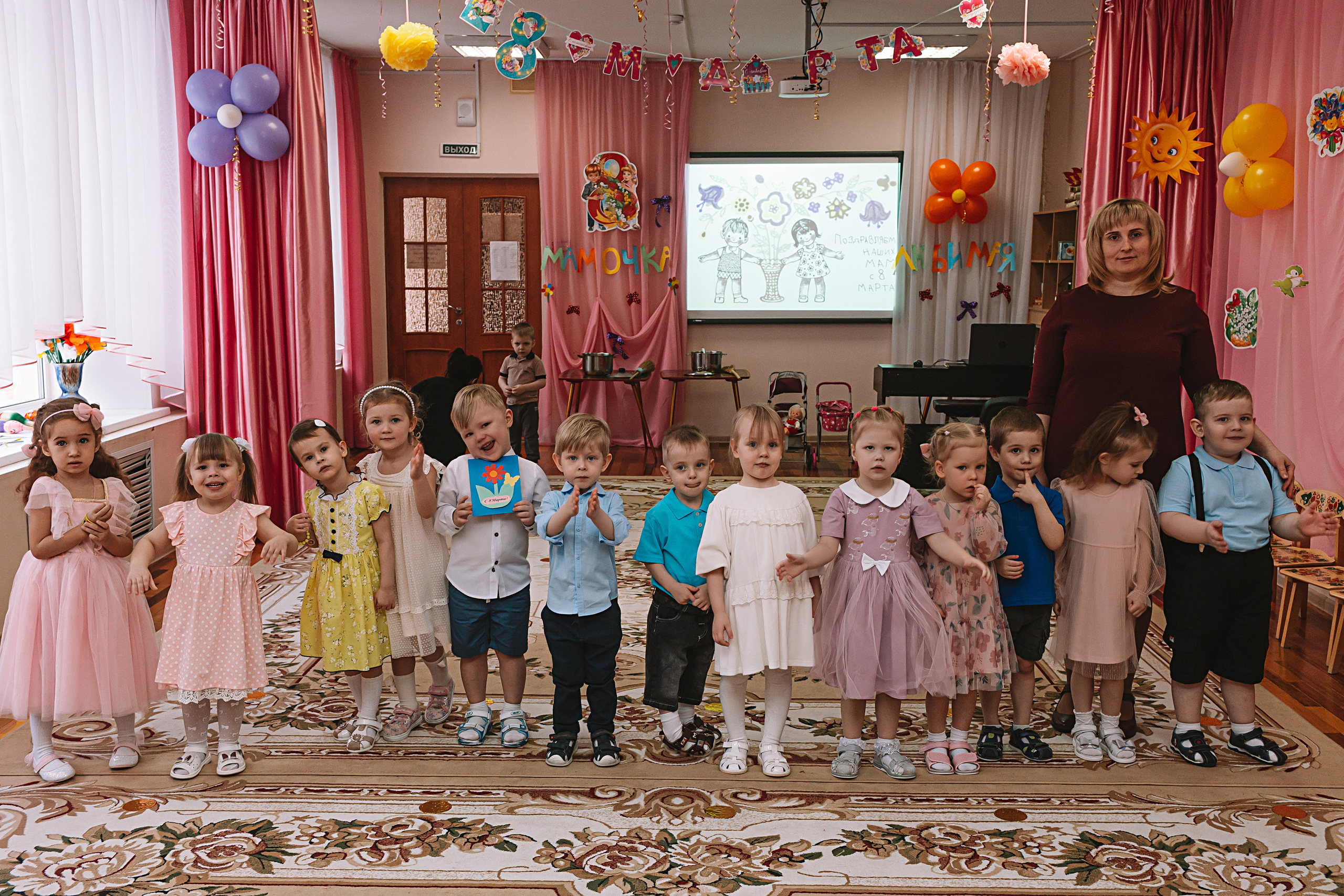 Утренник садик. Семейный фотограф Тюмень, фотограф на роды Салмина Мария