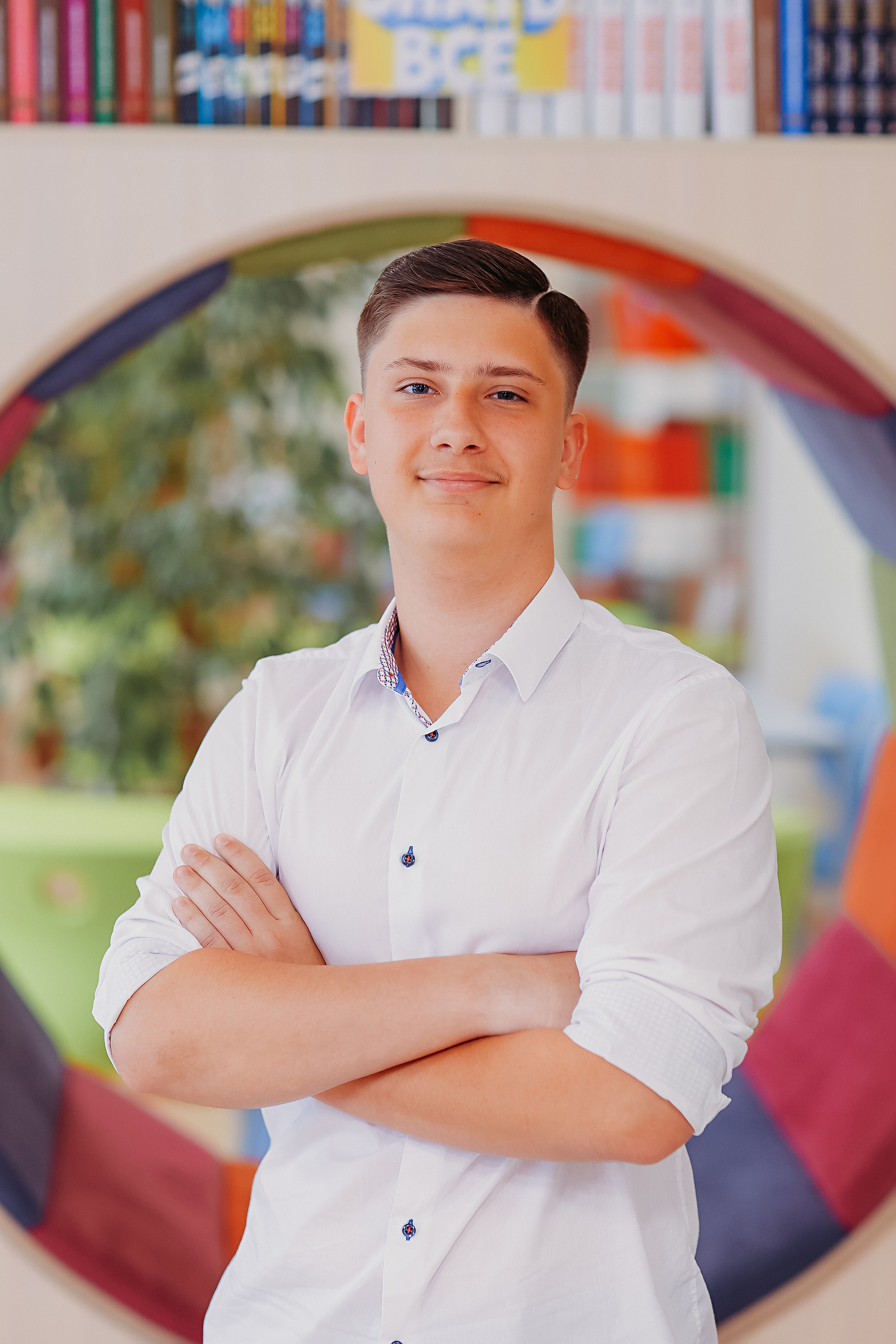 8 класс в библиотеке. Семейный фотограф Тюмень, фотограф на роды Салмина Мария