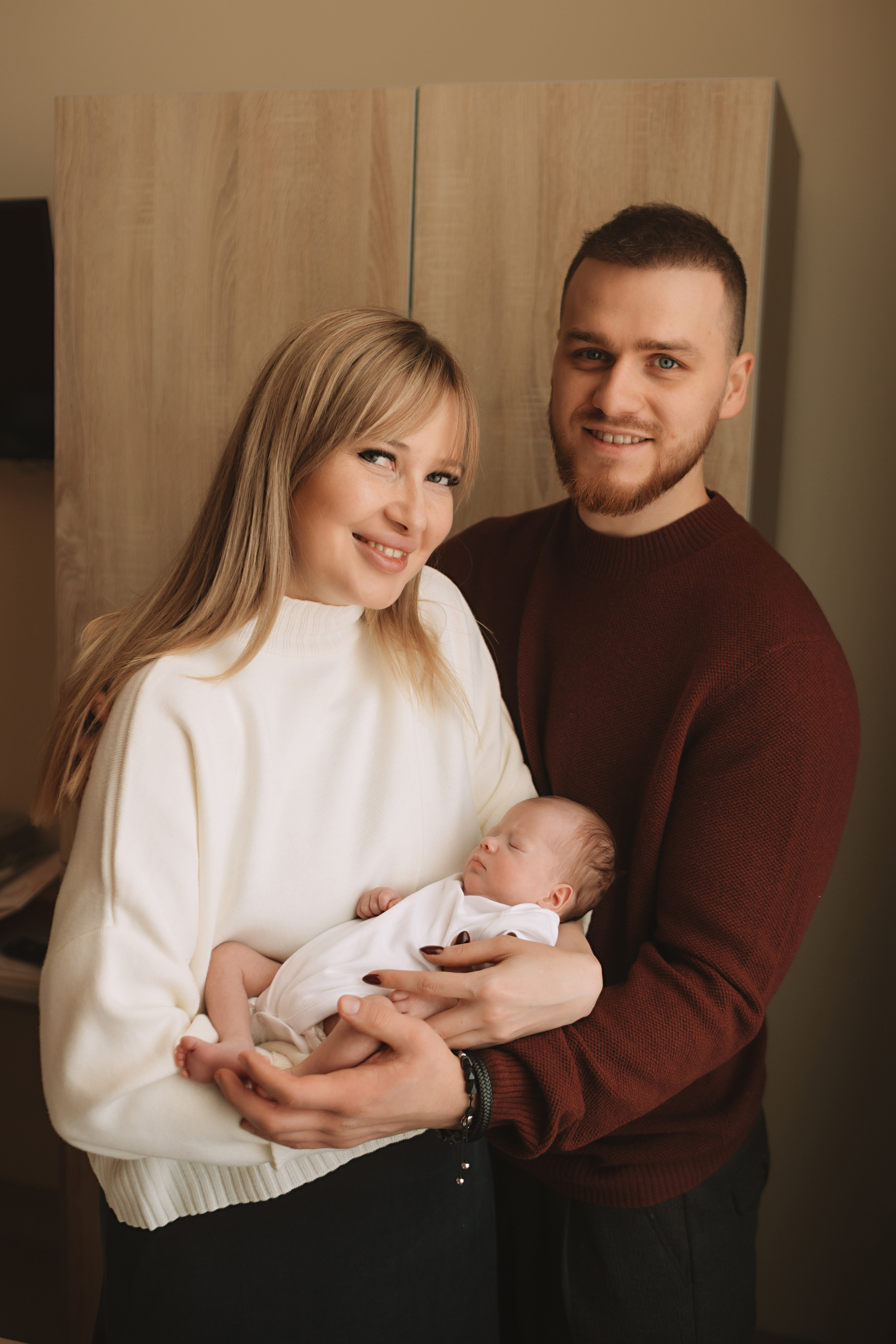 Выписка Мать и Дитя. Семейный фотограф Тюмень, фотограф на роды Салмина Мария