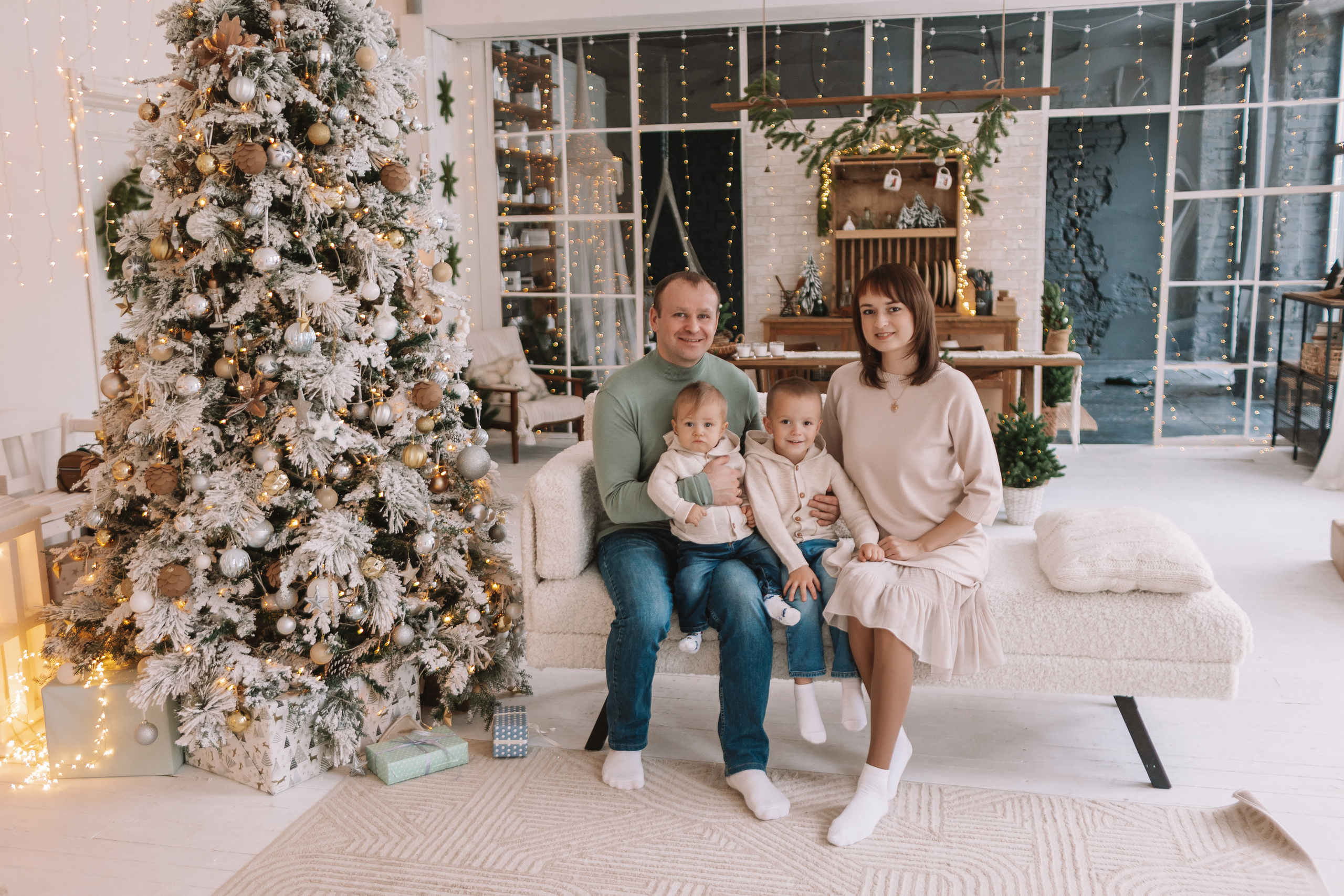 Студия Рояль (новогодняя). Семейный фотограф Тюмень, фотограф на роды Салмина Мария