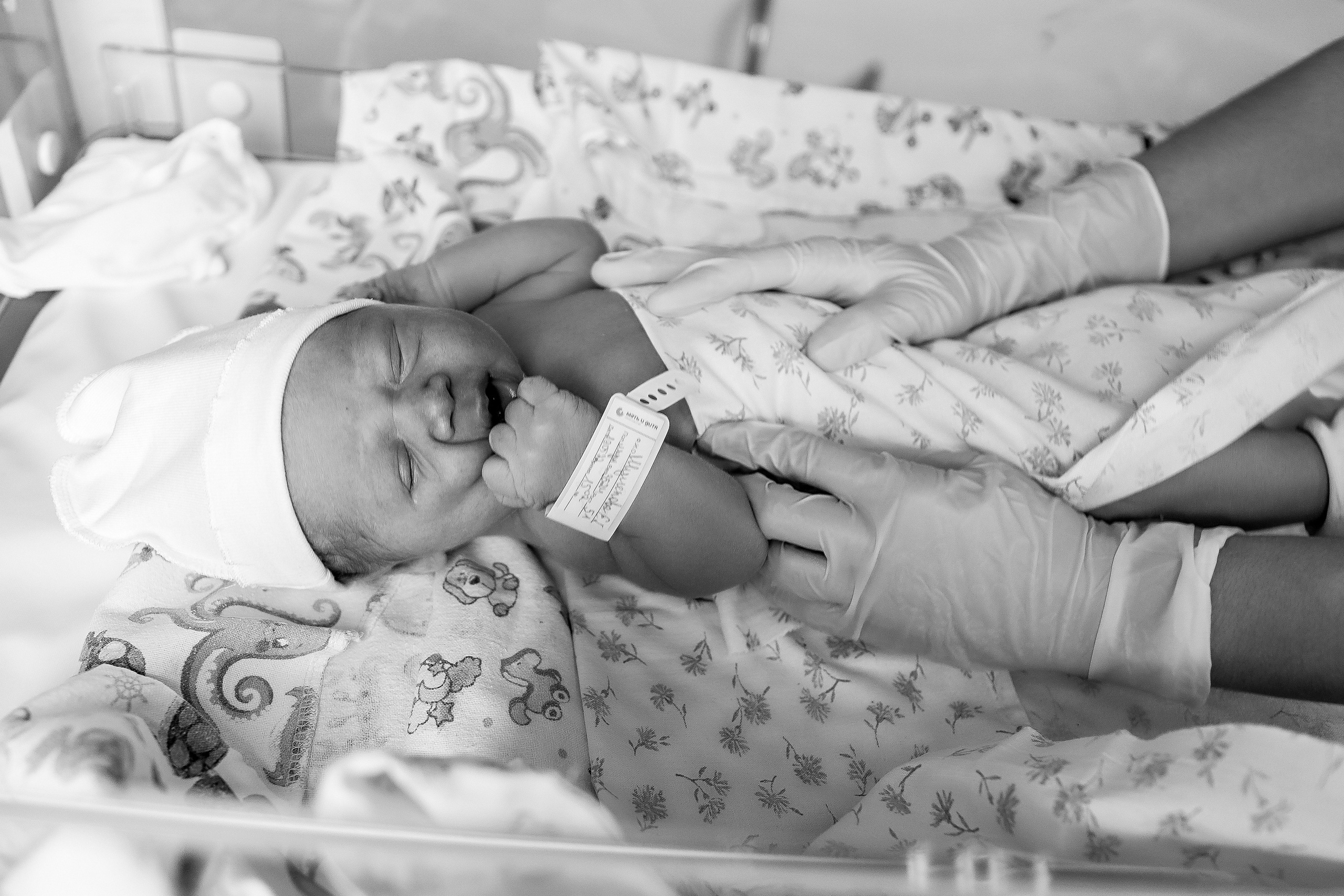 Мать и Дитя. Семейный фотограф Тюмень, фотограф на роды Салмина Мария