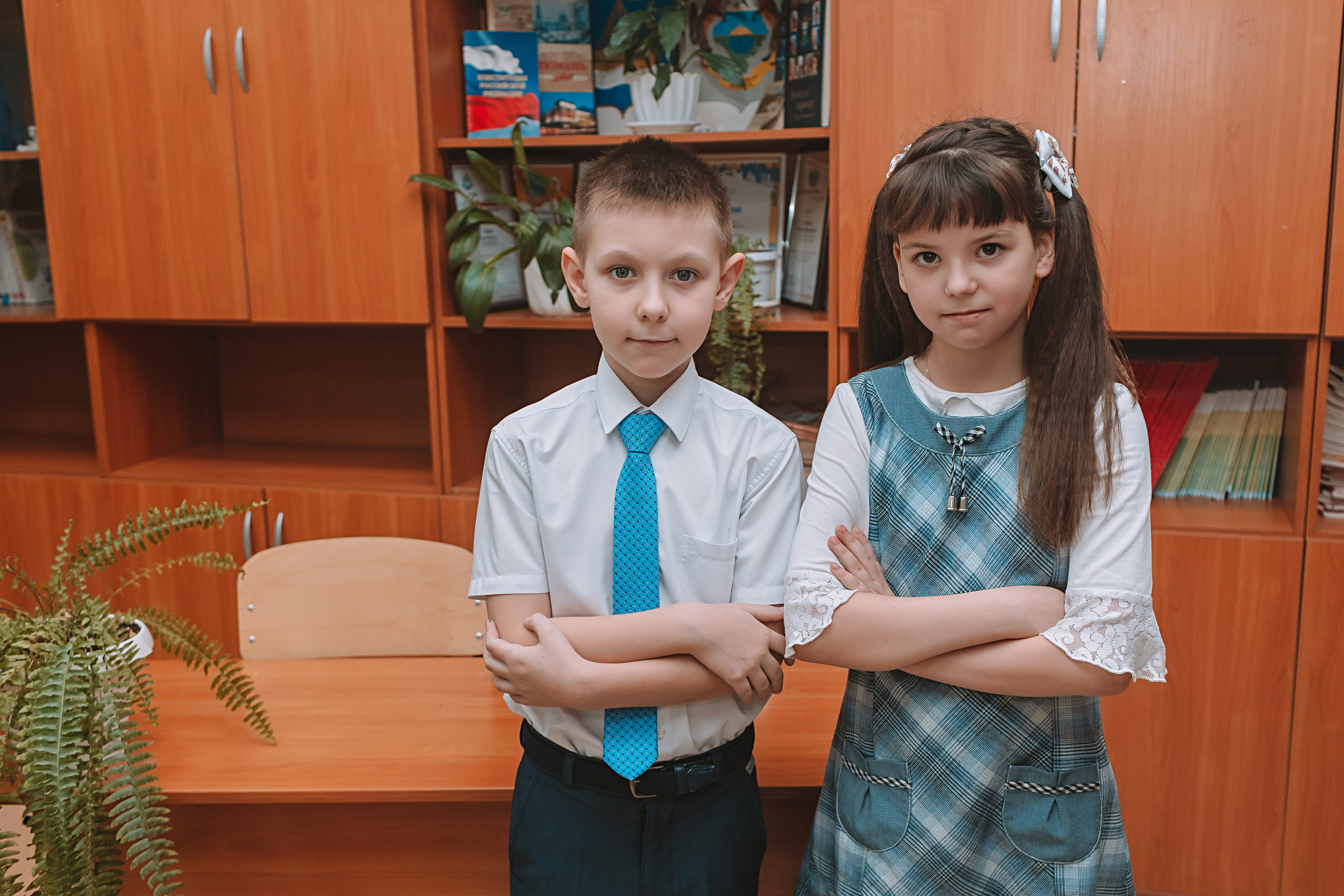 2 класс в школе. Семейный фотограф Тюмень, фотограф на роды Салмина Мария