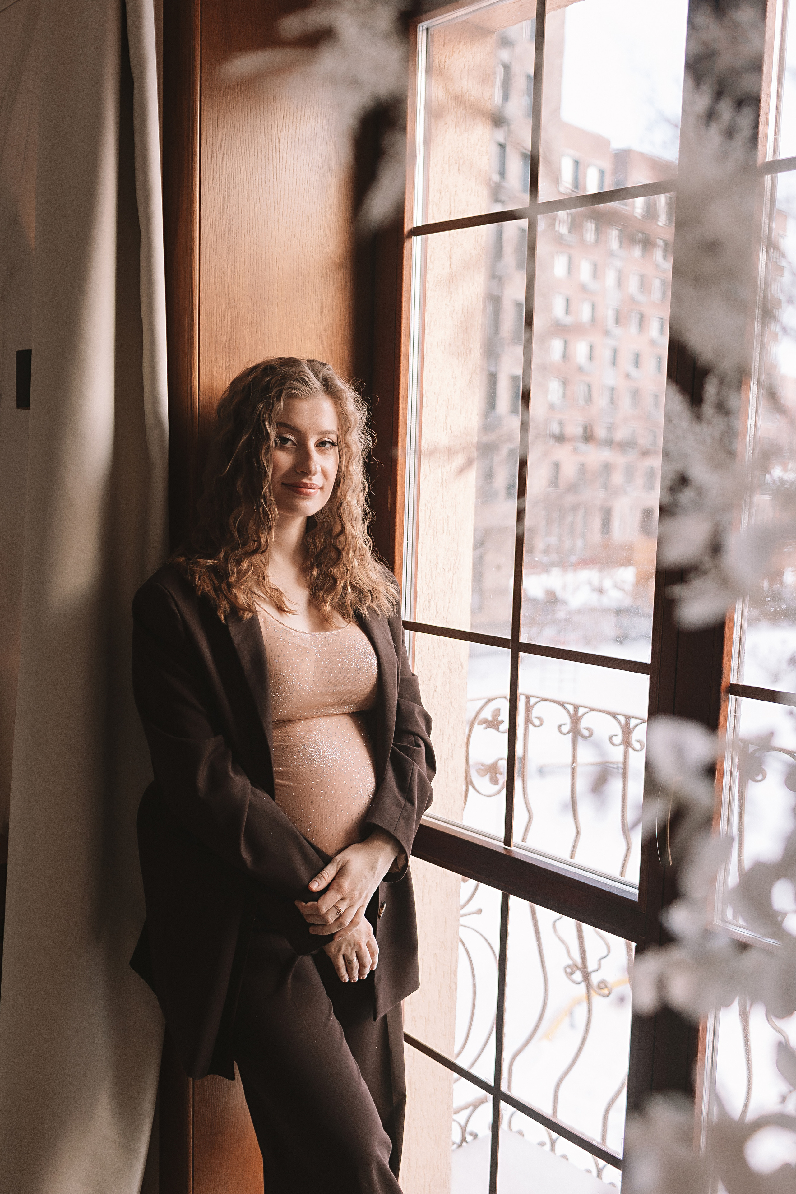 Беременность (фататум, циклорама и зал). Семейный фотограф Тюмень, фотограф на роды Салмина Мария