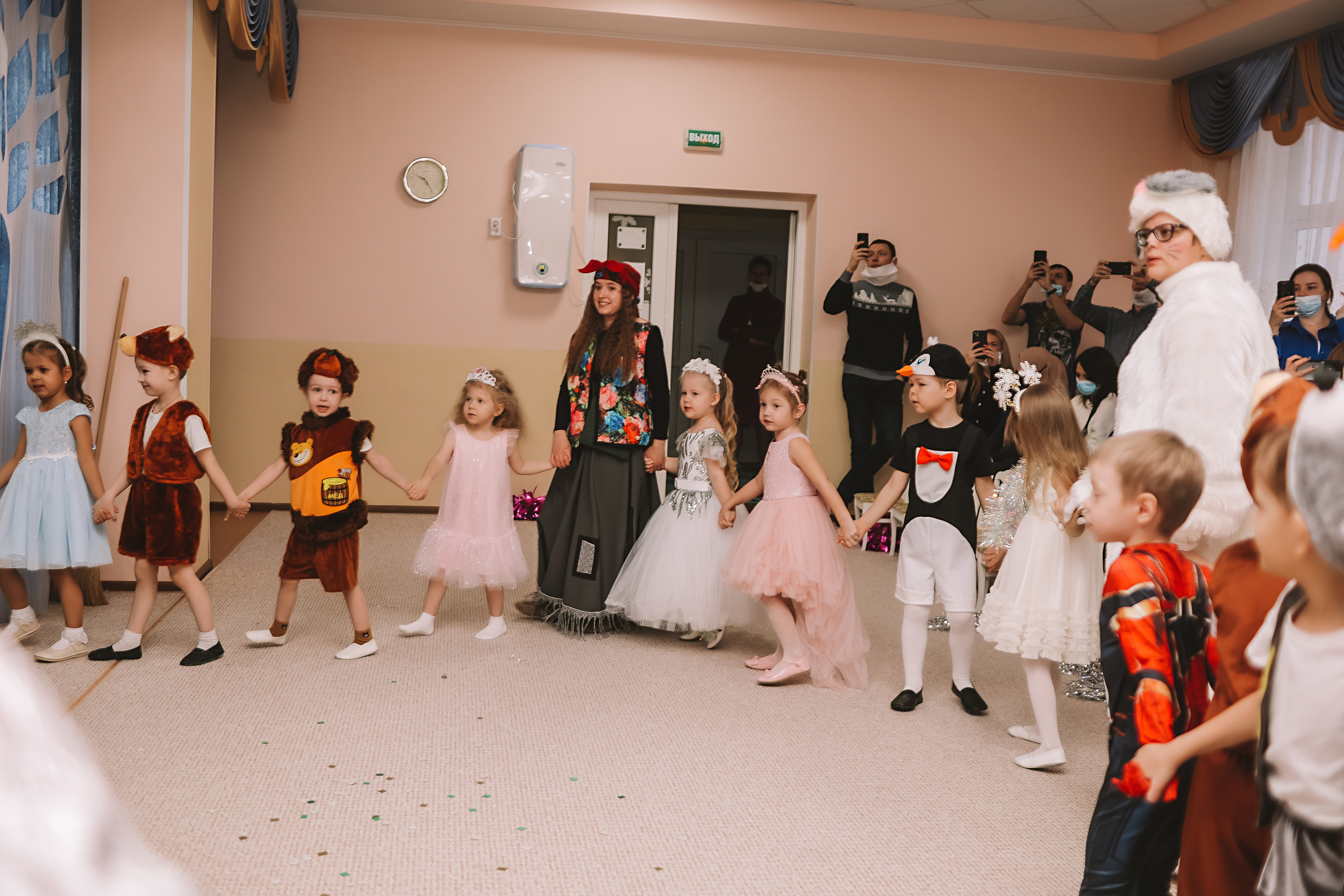 Репортаж новогоднего утренника. Семейный фотограф Тюмень, фотограф на роды Салмина Мария