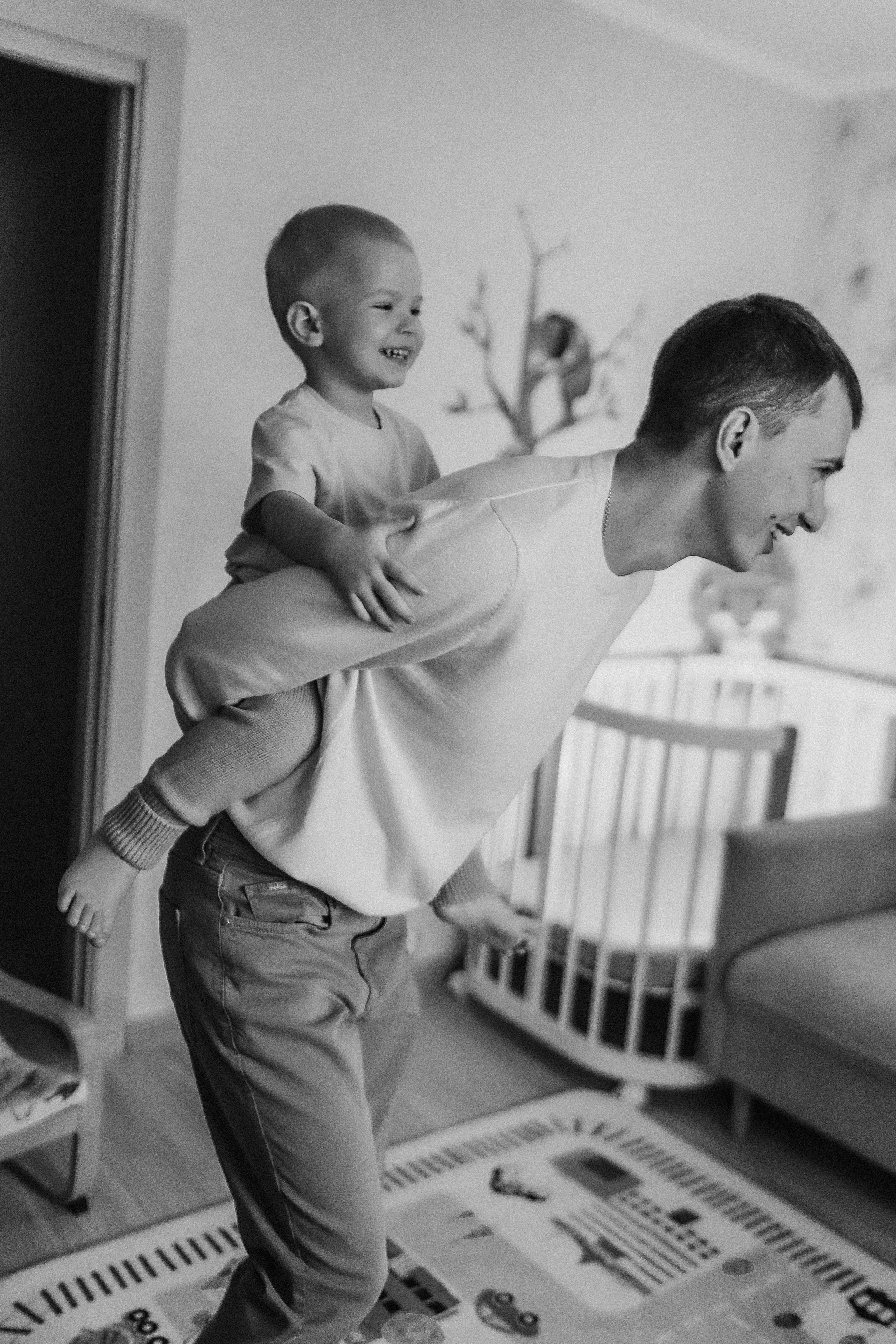 Очень активный Лев. Семейный фотограф Тюмень, фотограф на роды Салмина Мария