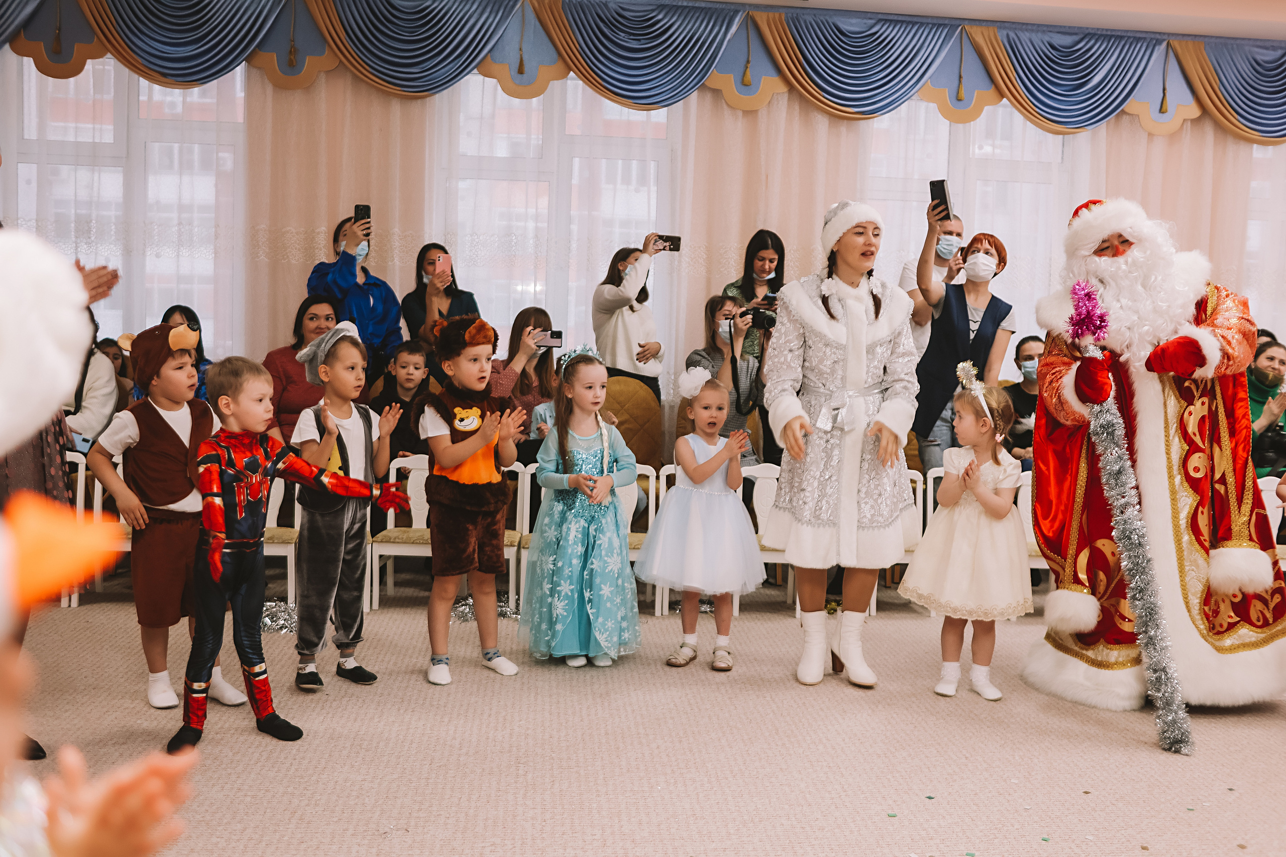 Репортаж новогоднего утренника. Семейный фотограф Тюмень, фотограф на роды Салмина Мария