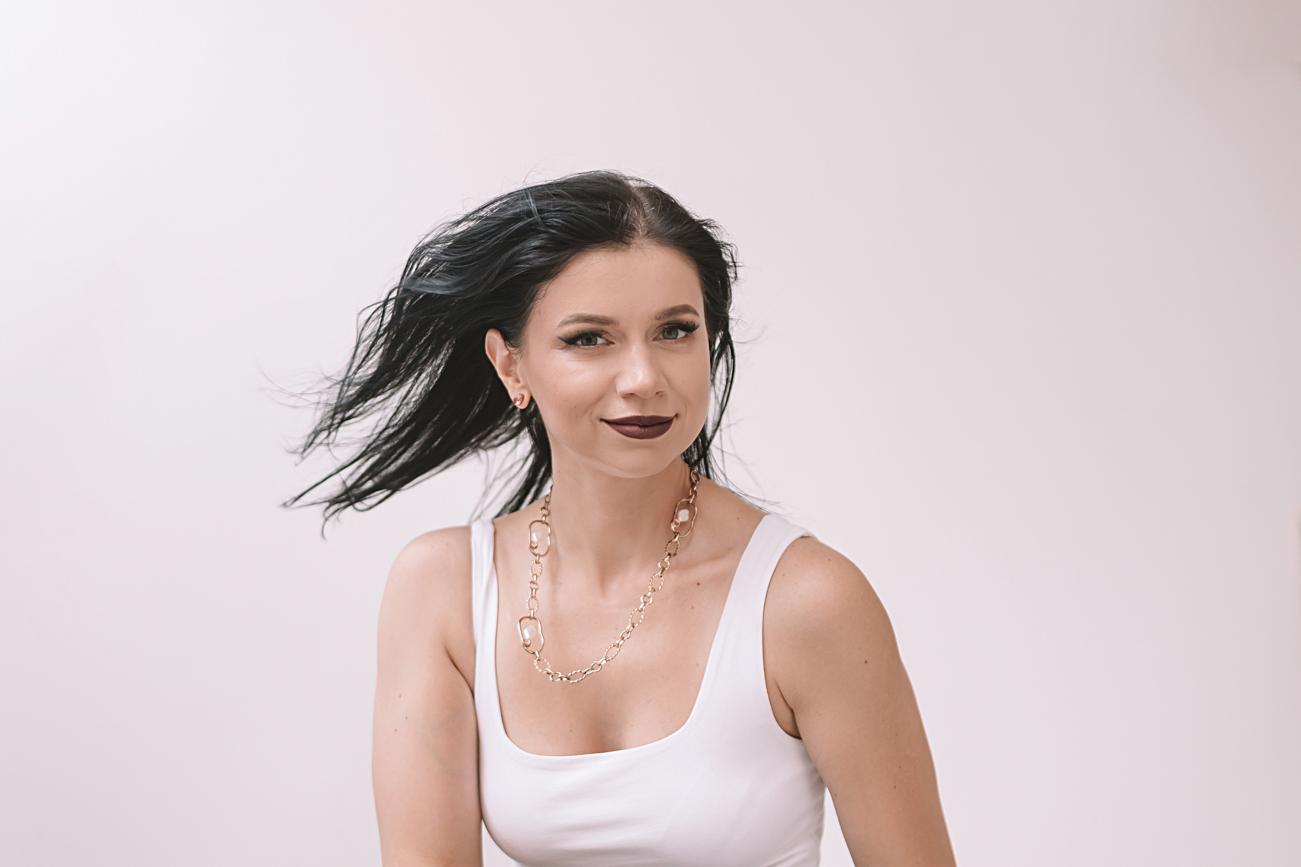 Руководитель студий красоты, студия Белая. Семейный фотограф Тюмень, фотограф на роды Салмина Мария