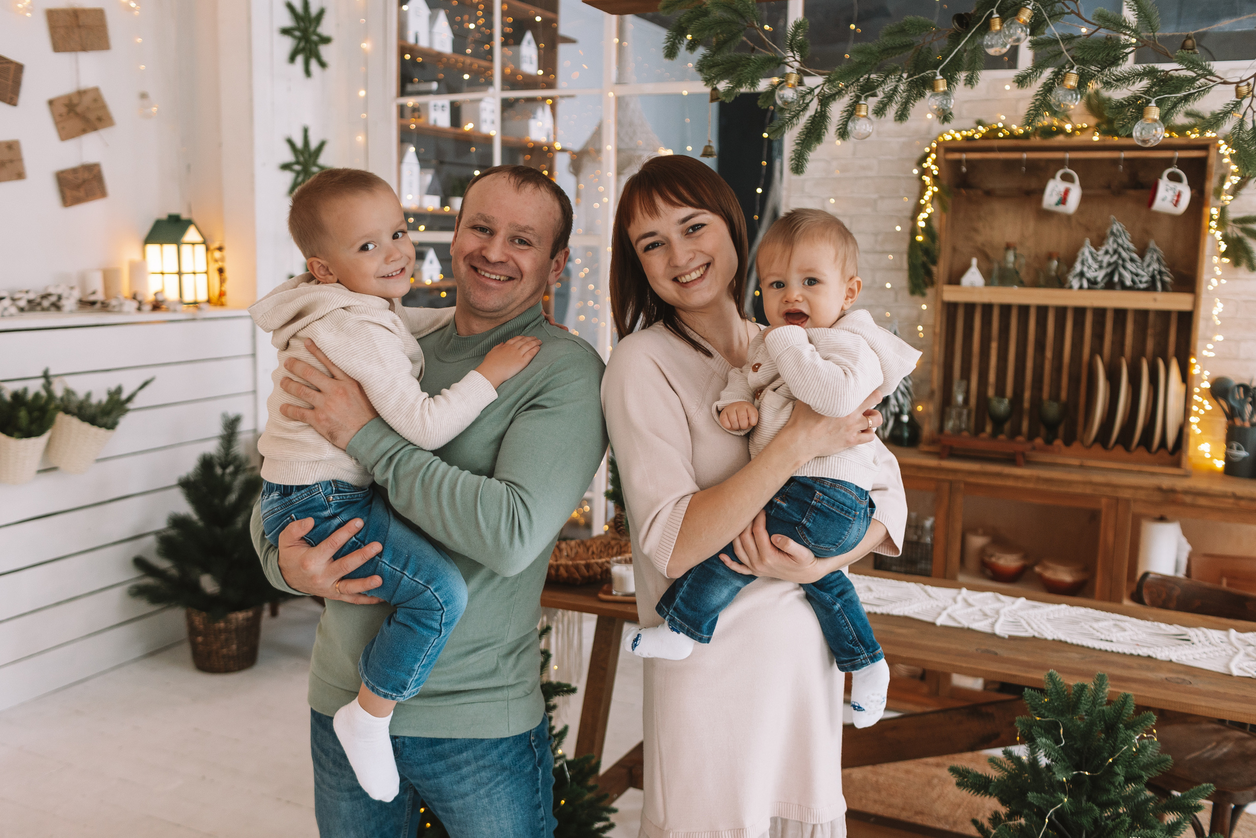 Студия Рояль (новогодняя). Семейный фотограф Тюмень, фотограф на роды Салмина Мария