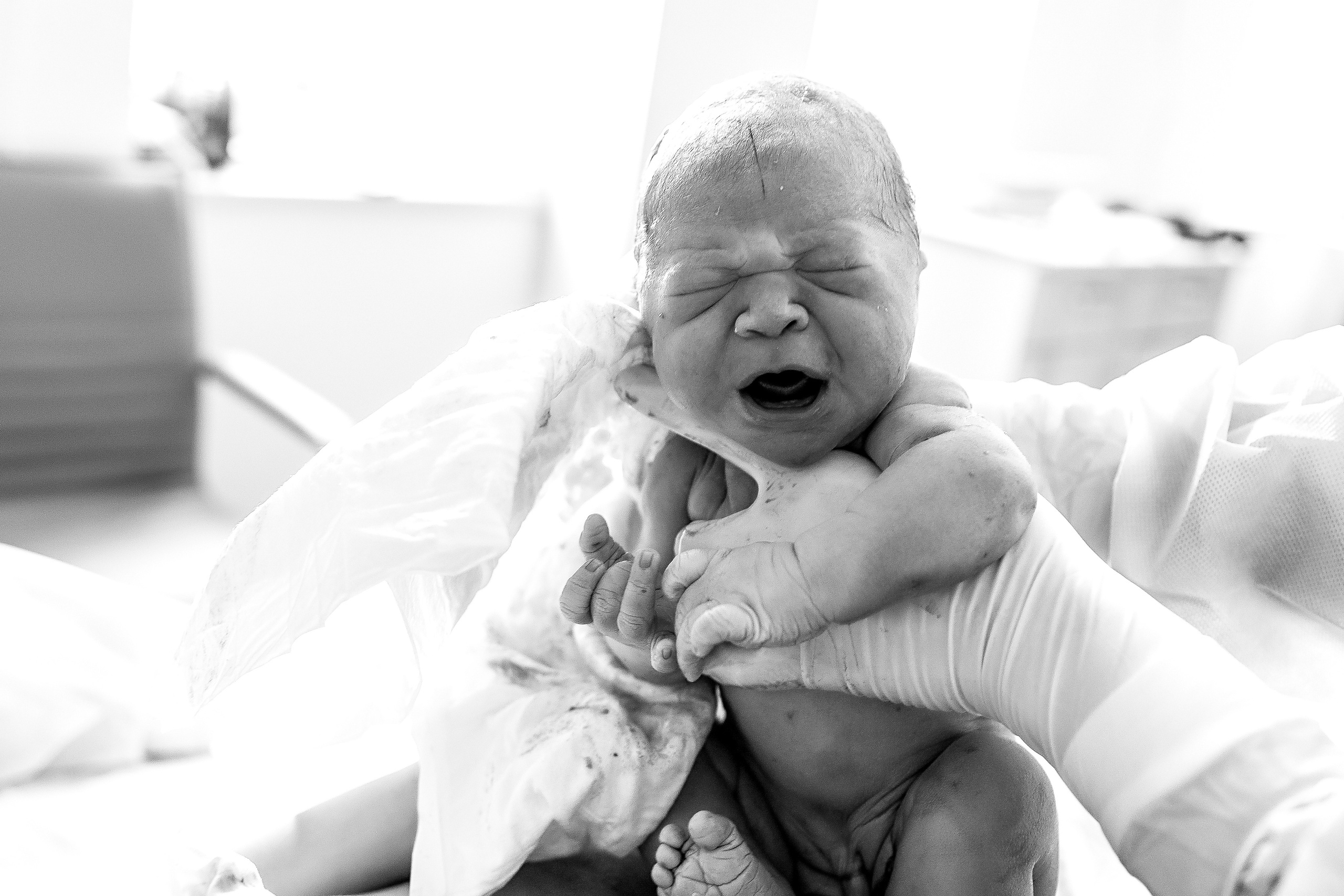 Мать и Дитя. Семейный фотограф Тюмень, фотограф на роды Салмина Мария