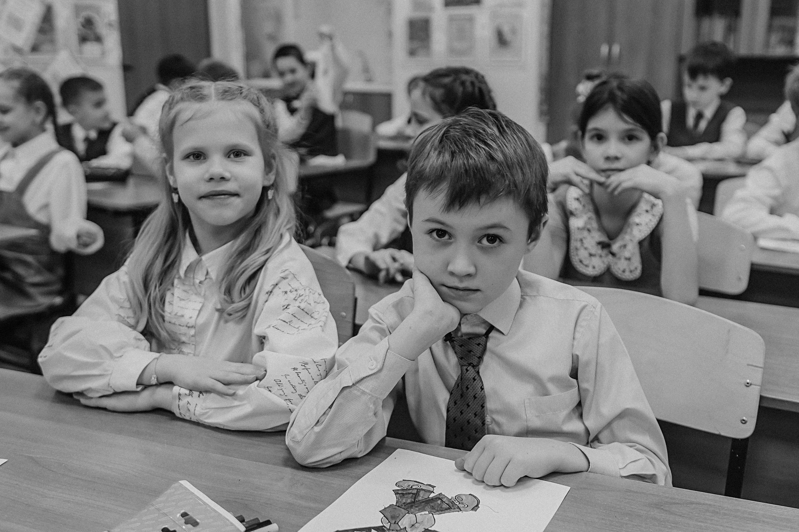 2 класс в школе. Семейный фотограф Тюмень, фотограф на роды Салмина Мария