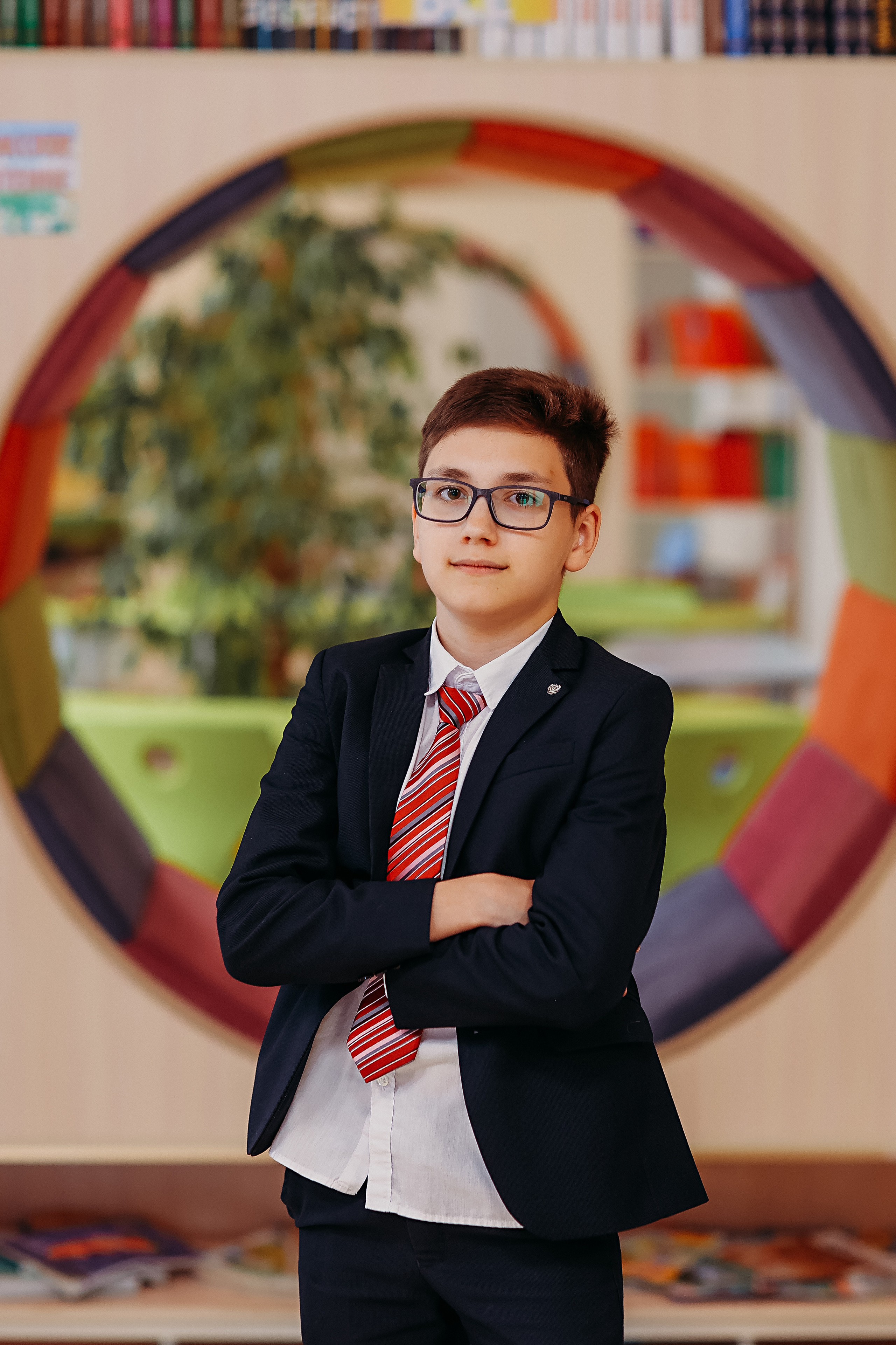 8 класс в библиотеке. Семейный фотограф Тюмень, фотограф на роды Салмина Мария