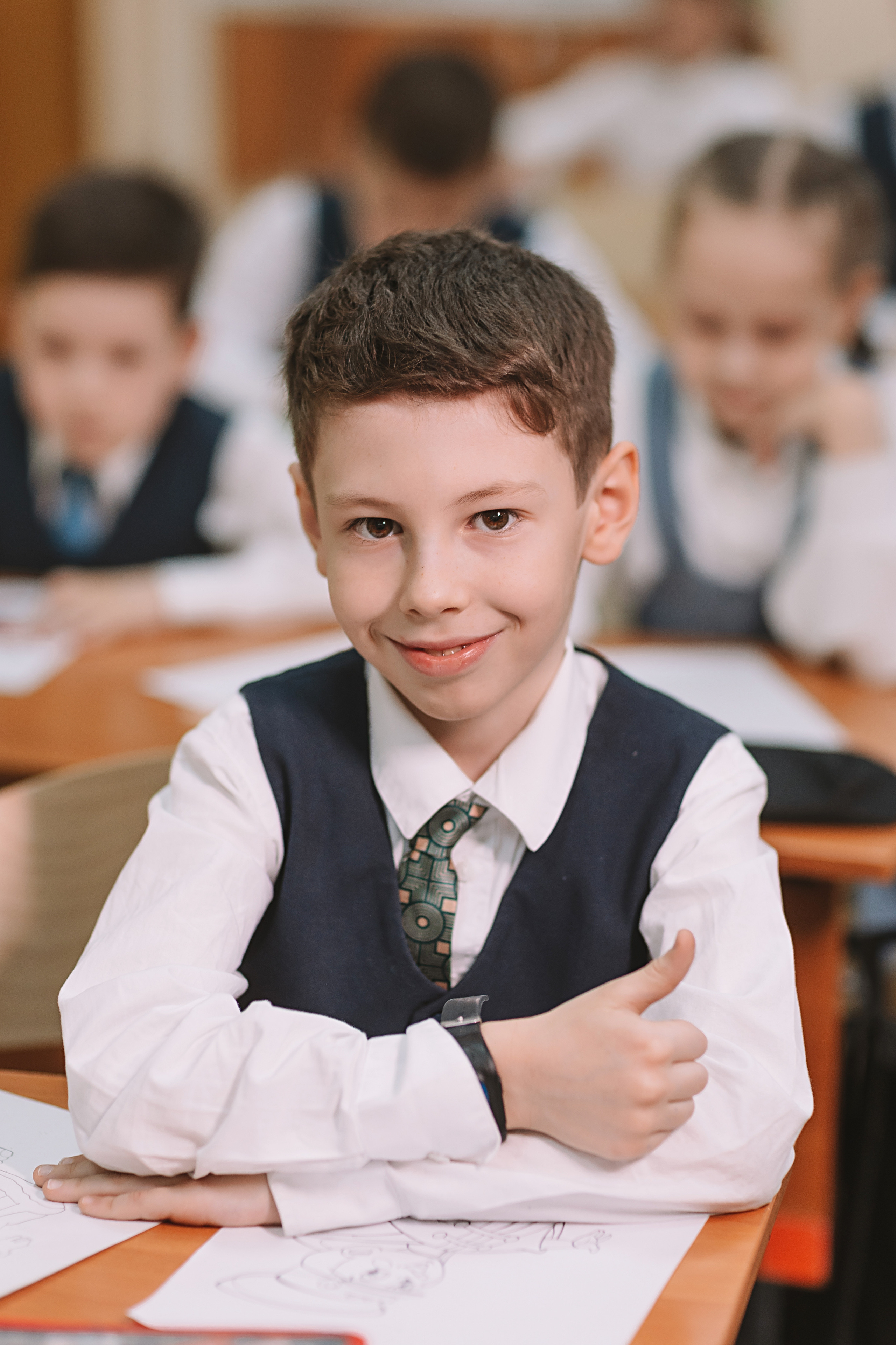 2 класс в школе. Семейный фотограф Тюмень, фотограф на роды Салмина Мария