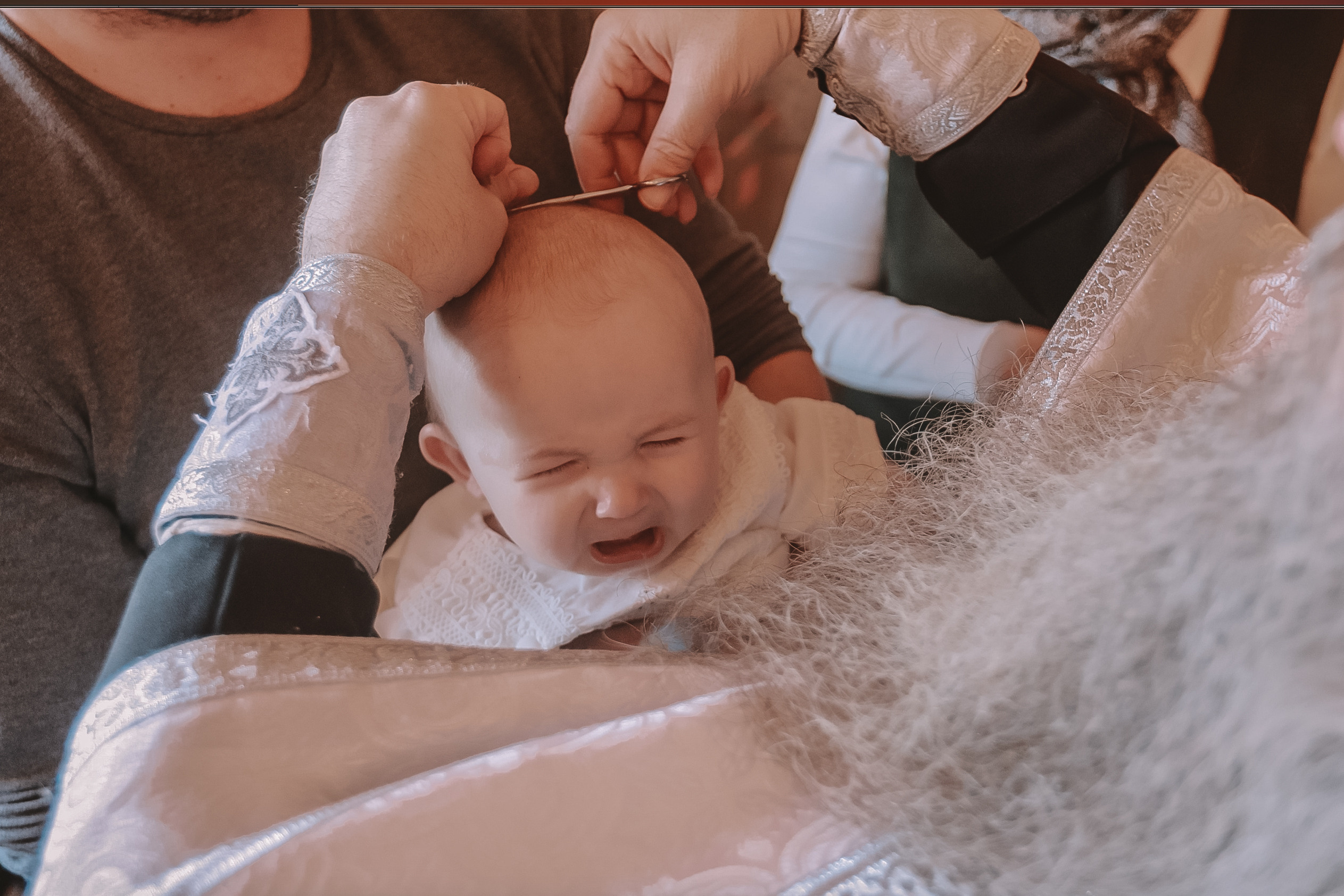 Крещение семакова. Семейный фотограф Тюмень, фотограф на роды Салмина Мария