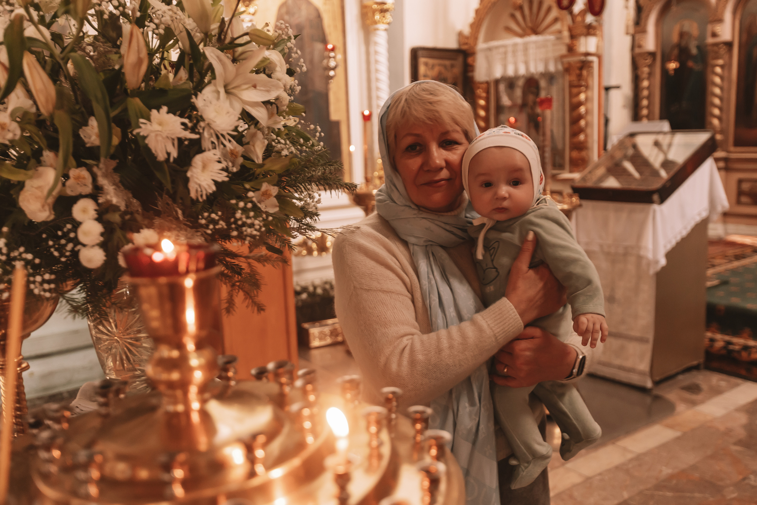 Крещение семакова. Семейный фотограф Тюмень, фотограф на роды Салмина Мария