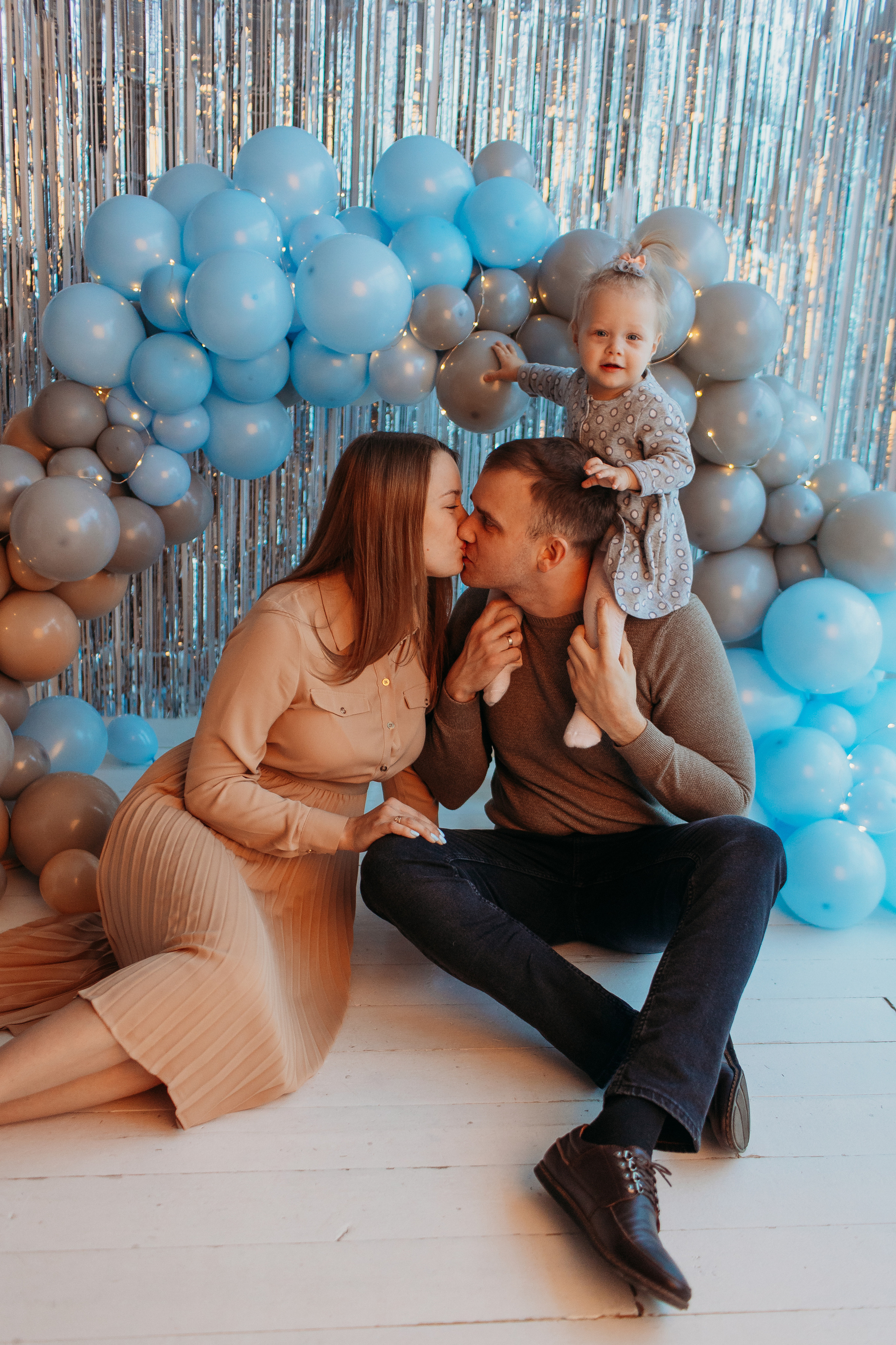 Годик в ВВ студио. Семейный фотограф Тюмень, фотограф на роды Салмина Мария