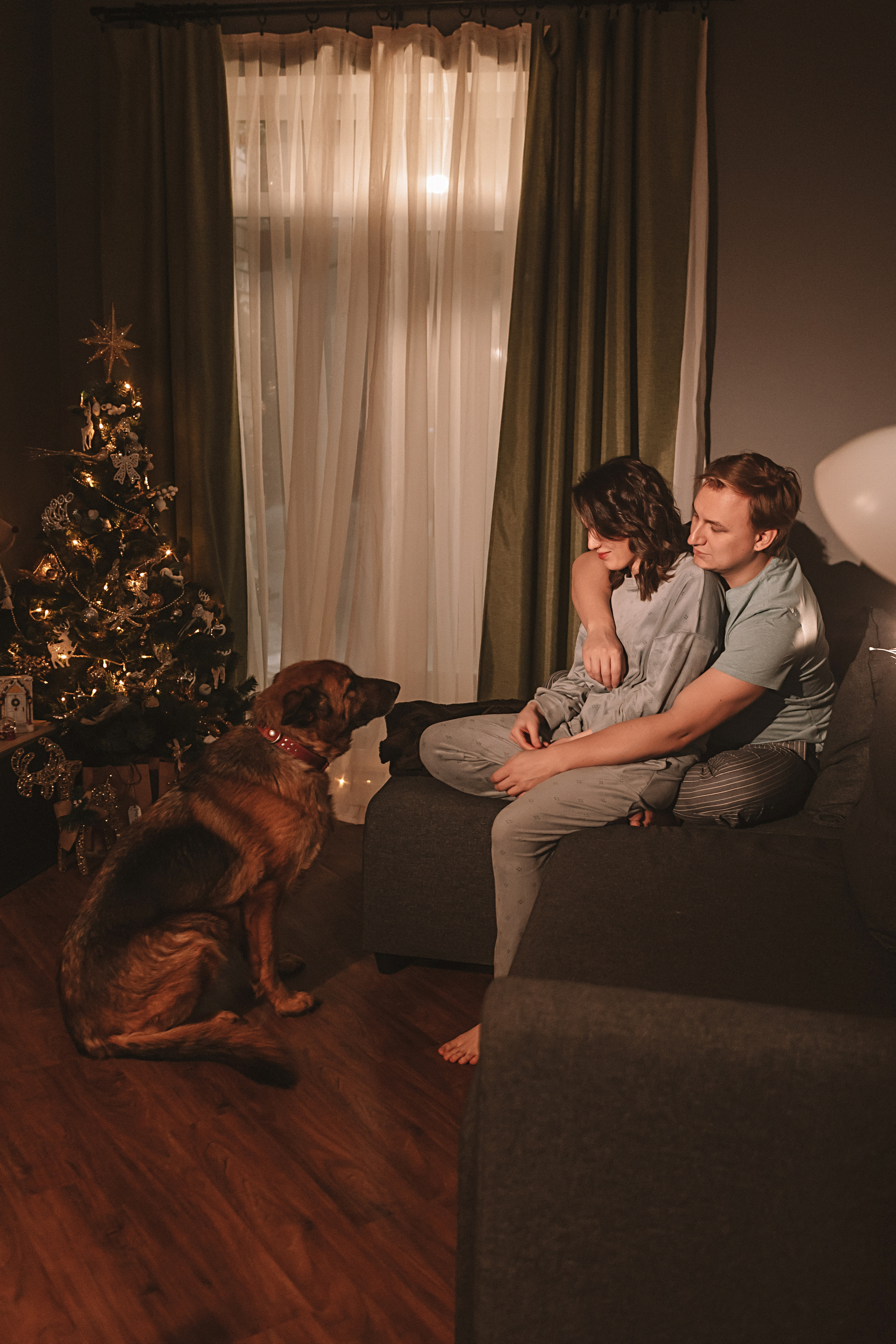 Вечерняя лав стори. Семейный фотограф Тюмень, фотограф на роды Салмина Мария