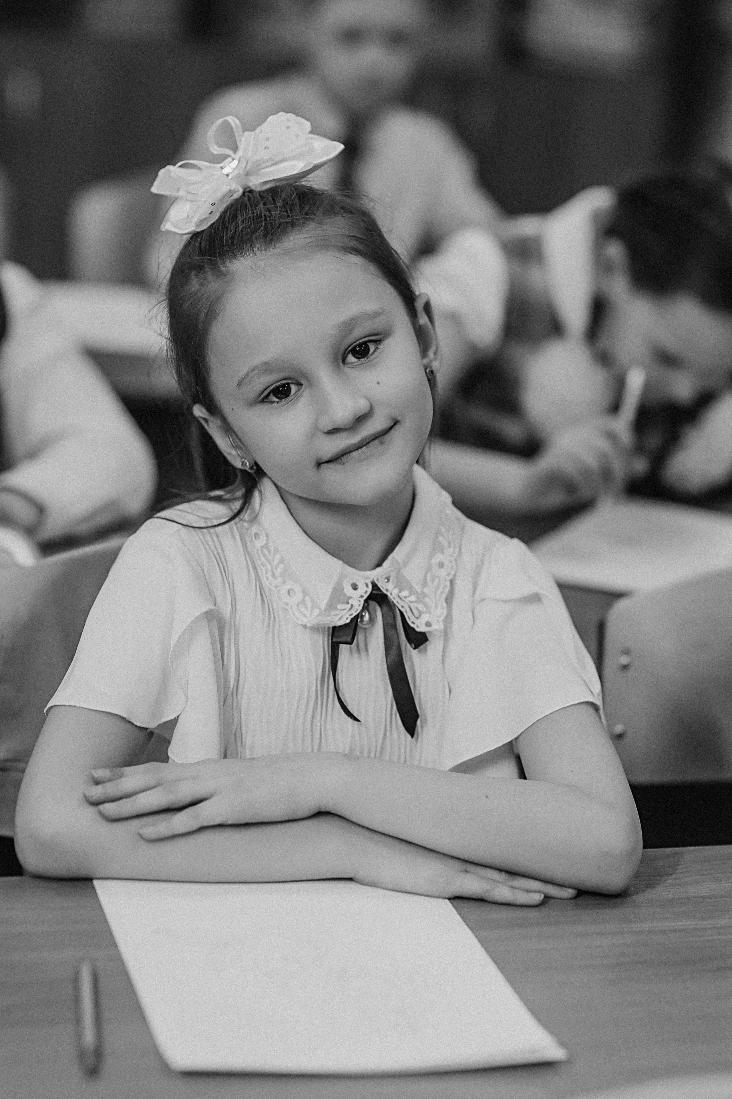 2 класс в школе. Семейный фотограф Тюмень, фотограф на роды Салмина Мария