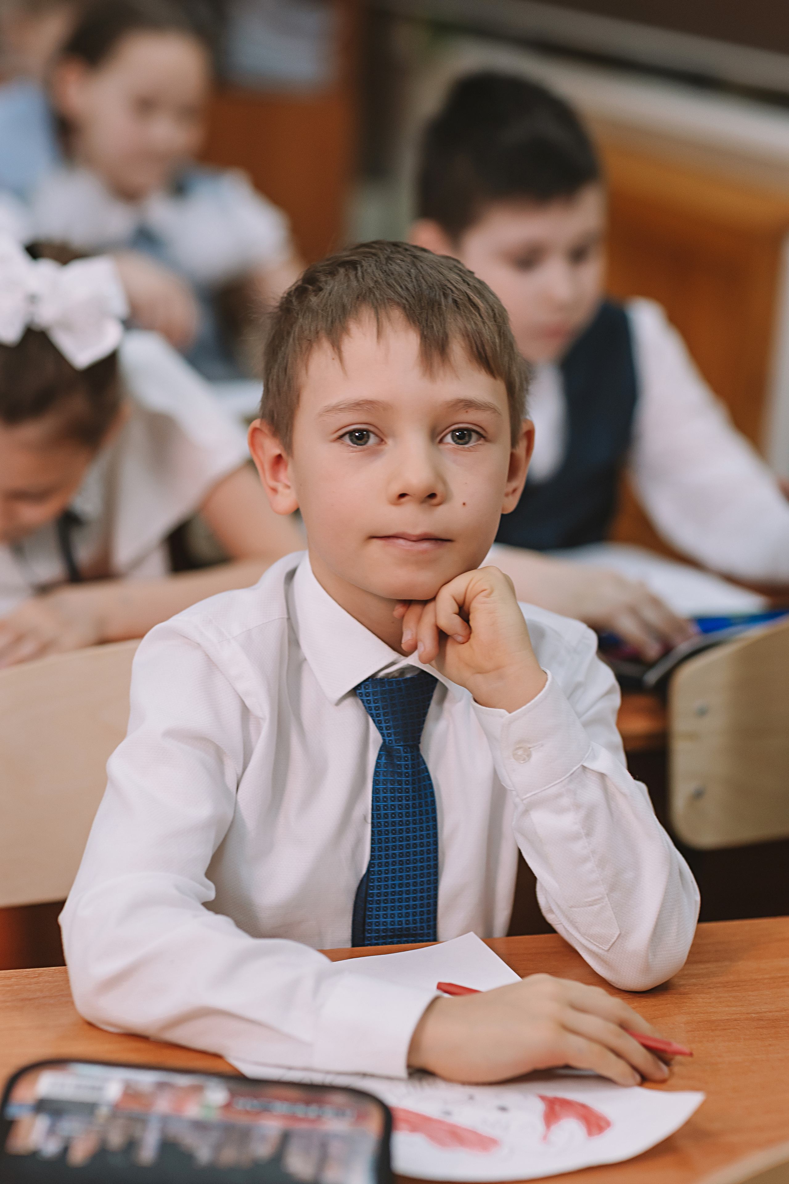 2 класс в школе. Семейный фотограф Тюмень, фотограф на роды Салмина Мария