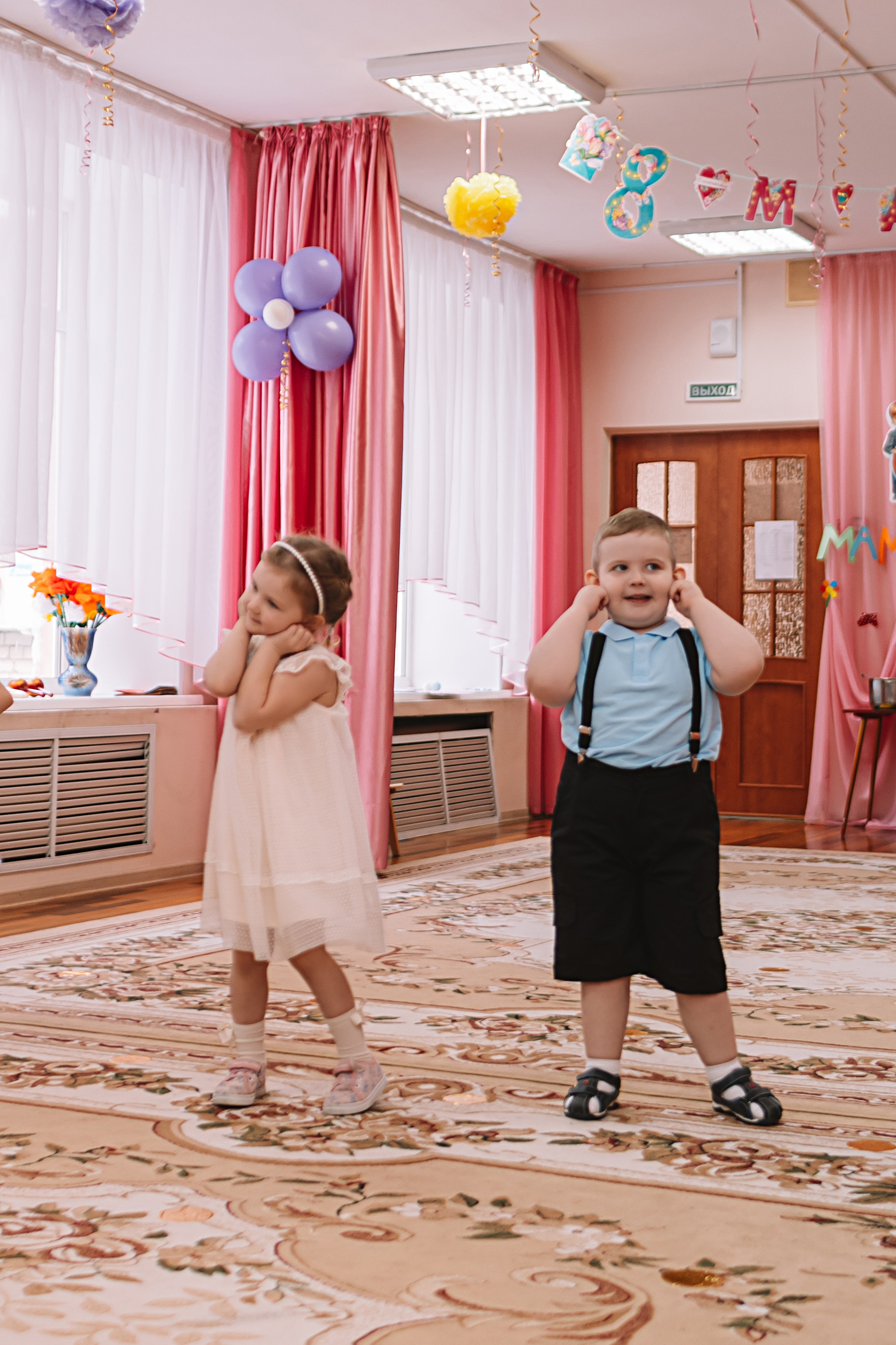 Утренник садик. Семейный фотограф Тюмень, фотограф на роды Салмина Мария