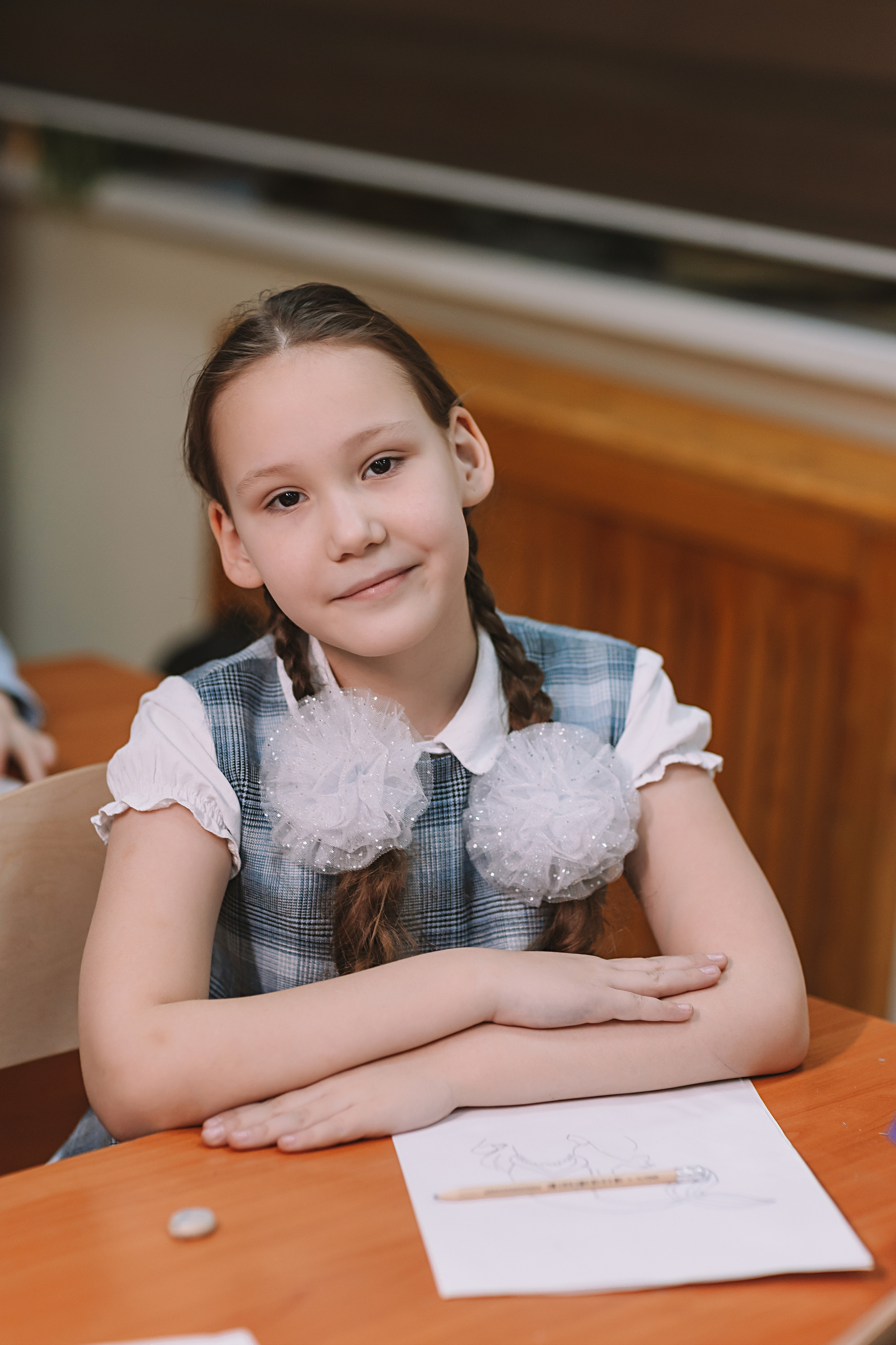 2 класс в школе. Семейный фотограф Тюмень, фотограф на роды Салмина Мария