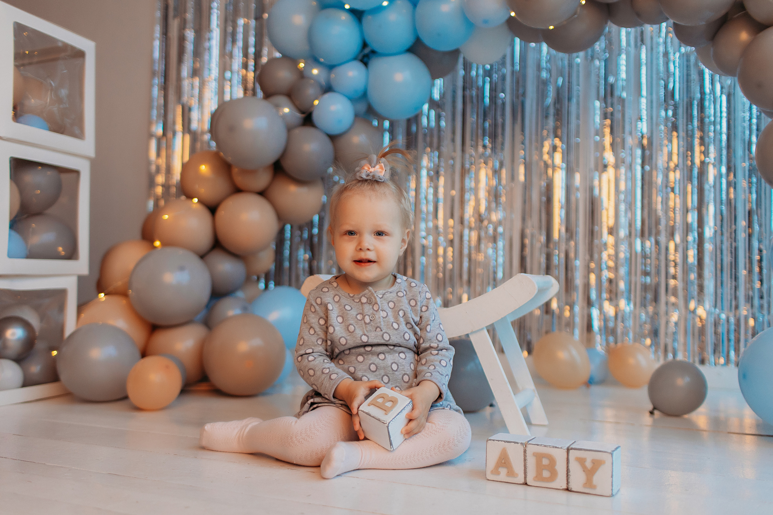 Годик в ВВ студио. Семейный фотограф Тюмень, фотограф на роды Салмина Мария