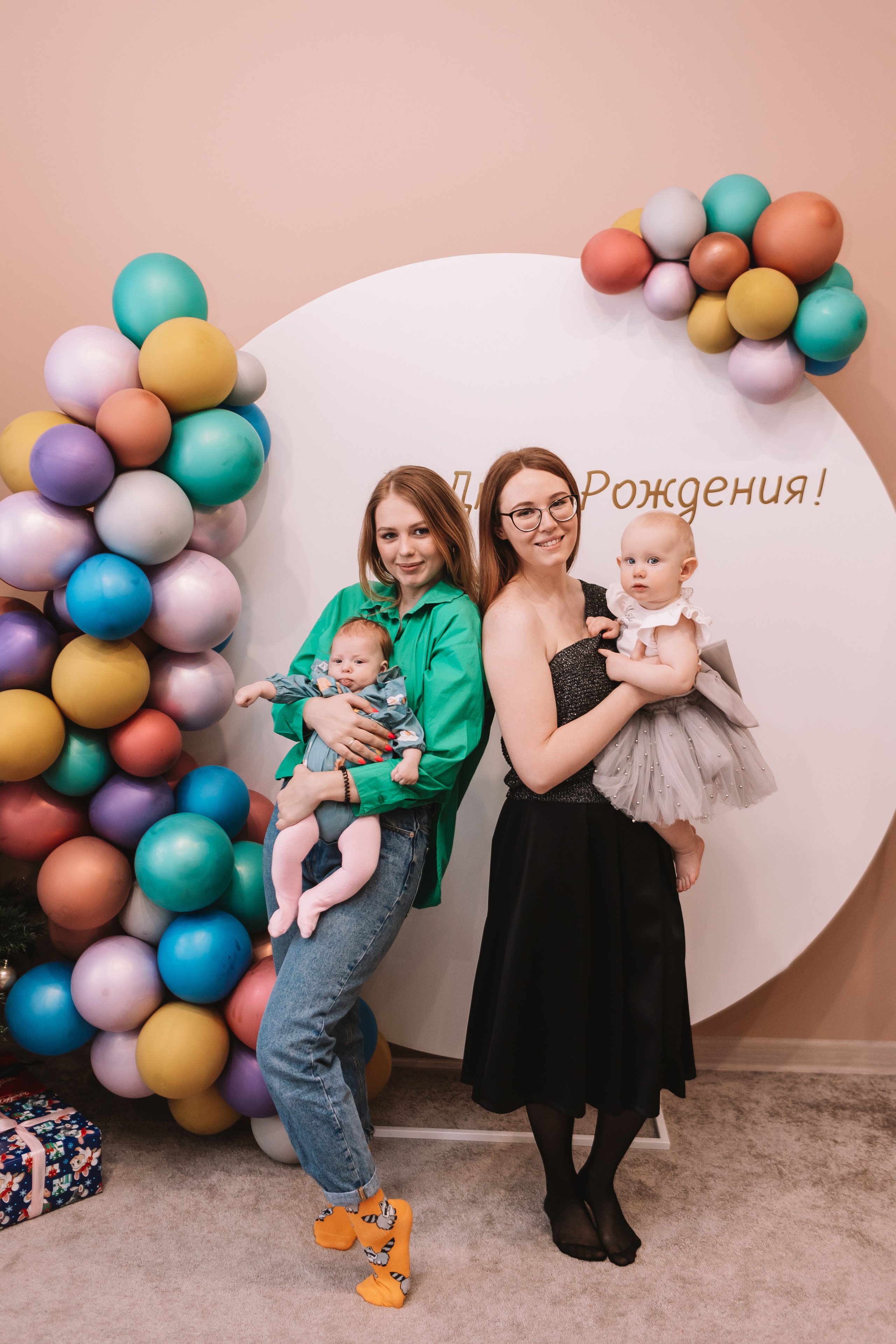 Первый годик в игровой. Семейный фотограф Тюмень, фотограф на роды Салмина Мария