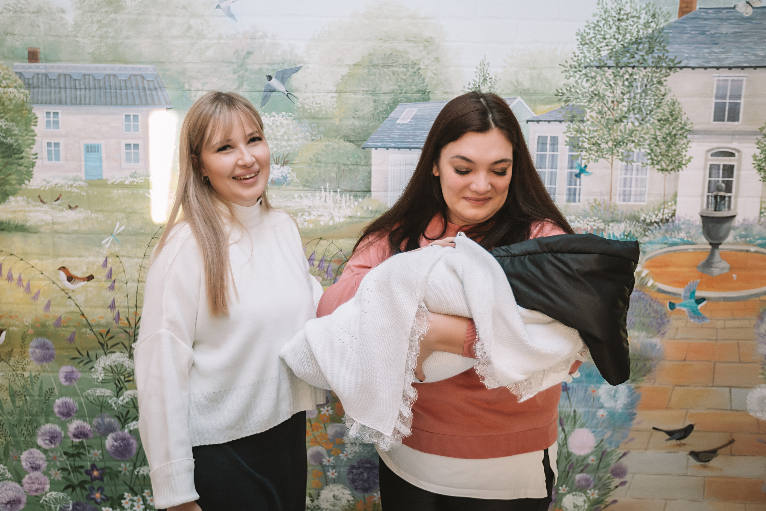 Выписка Мать и Дитя. Семейный фотограф Тюмень, фотограф на роды Салмина Мария