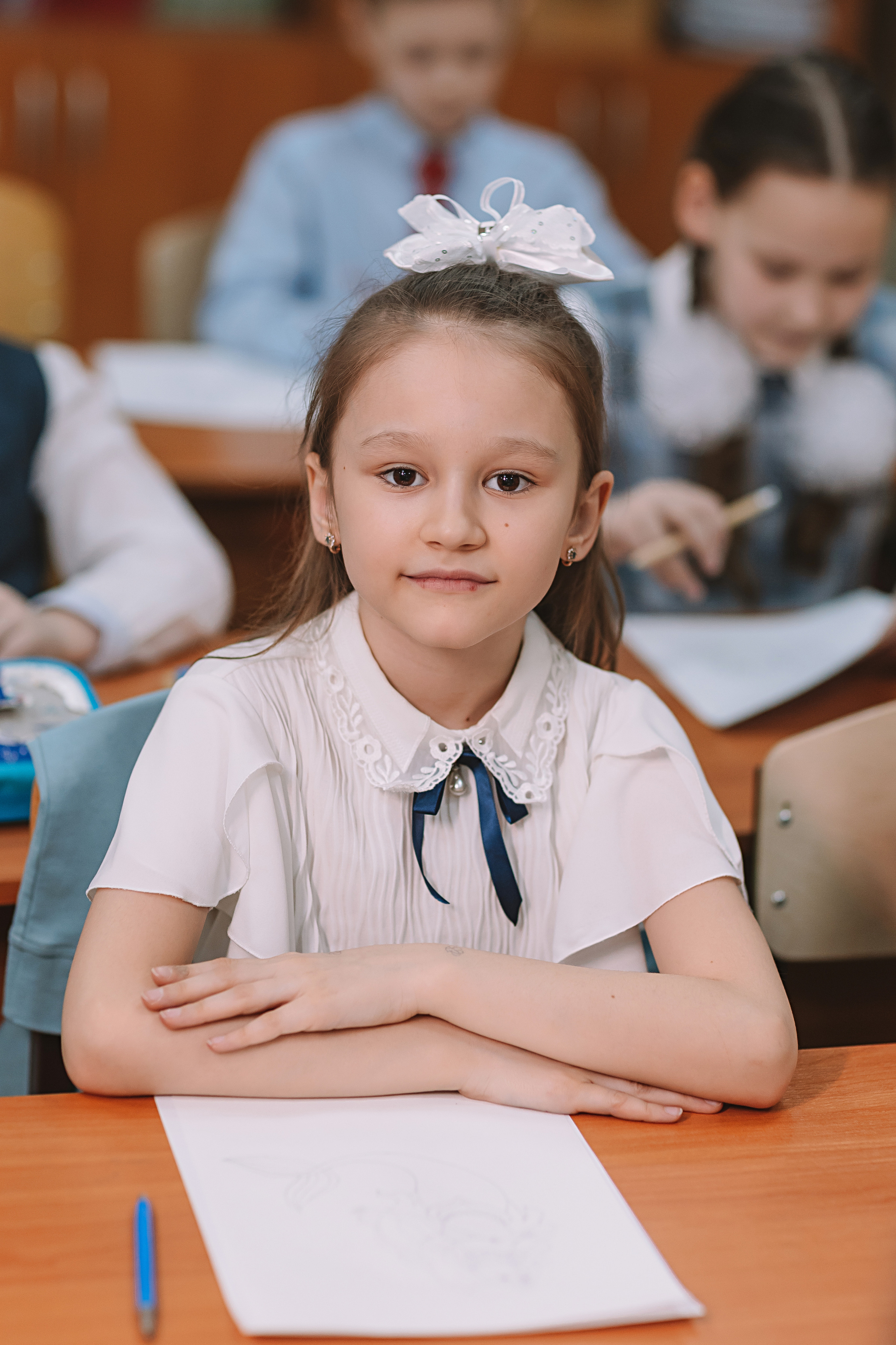2 класс в школе. Семейный фотограф Тюмень, фотограф на роды Салмина Мария