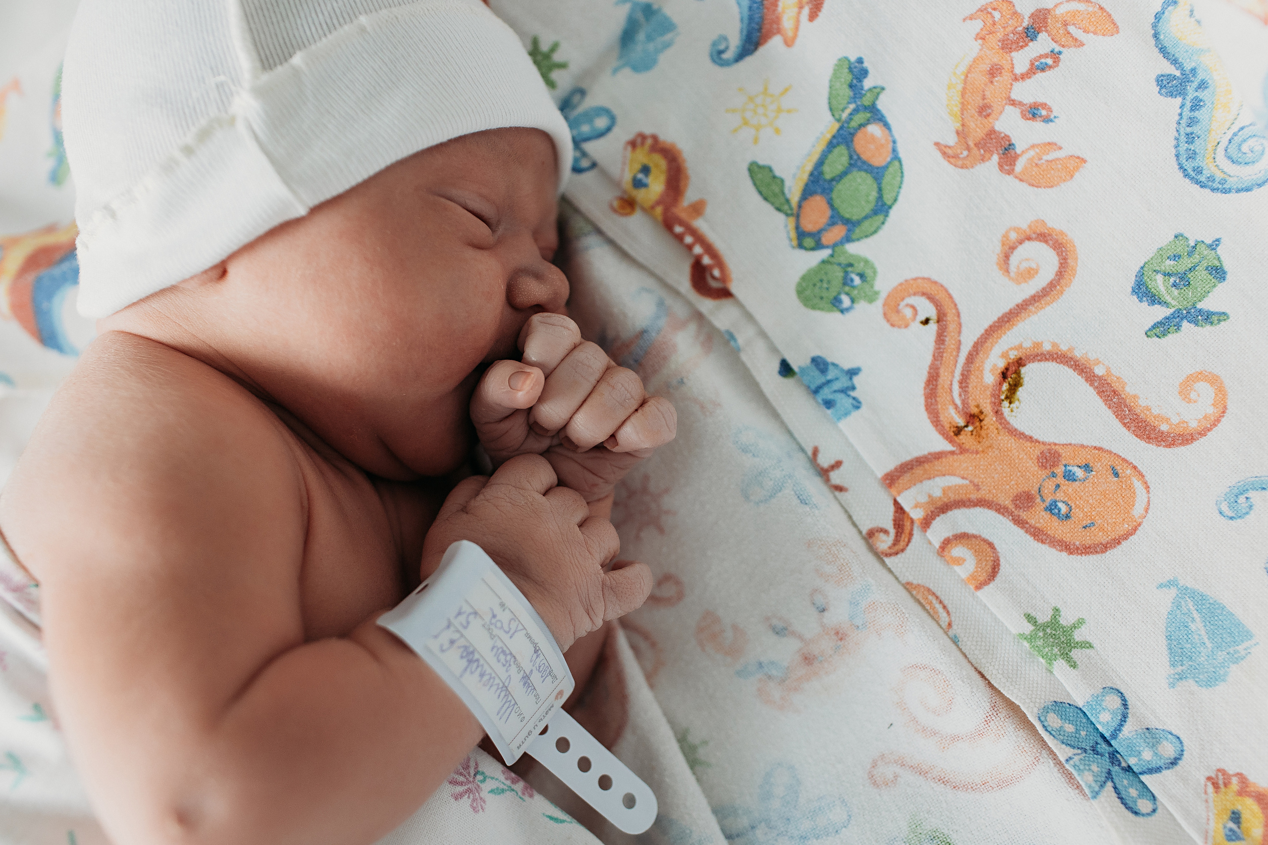 Мать и Дитя. Семейный фотограф Тюмень, фотограф на роды Салмина Мария