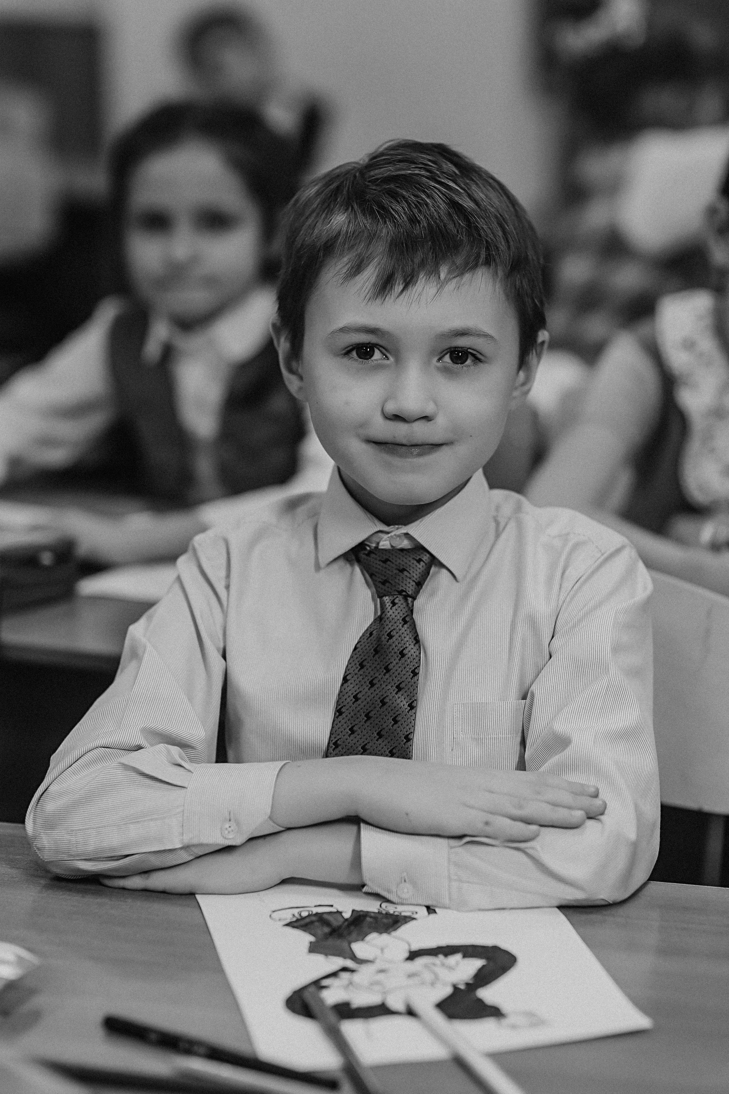 2 класс в школе. Семейный фотограф Тюмень, фотограф на роды Салмина Мария