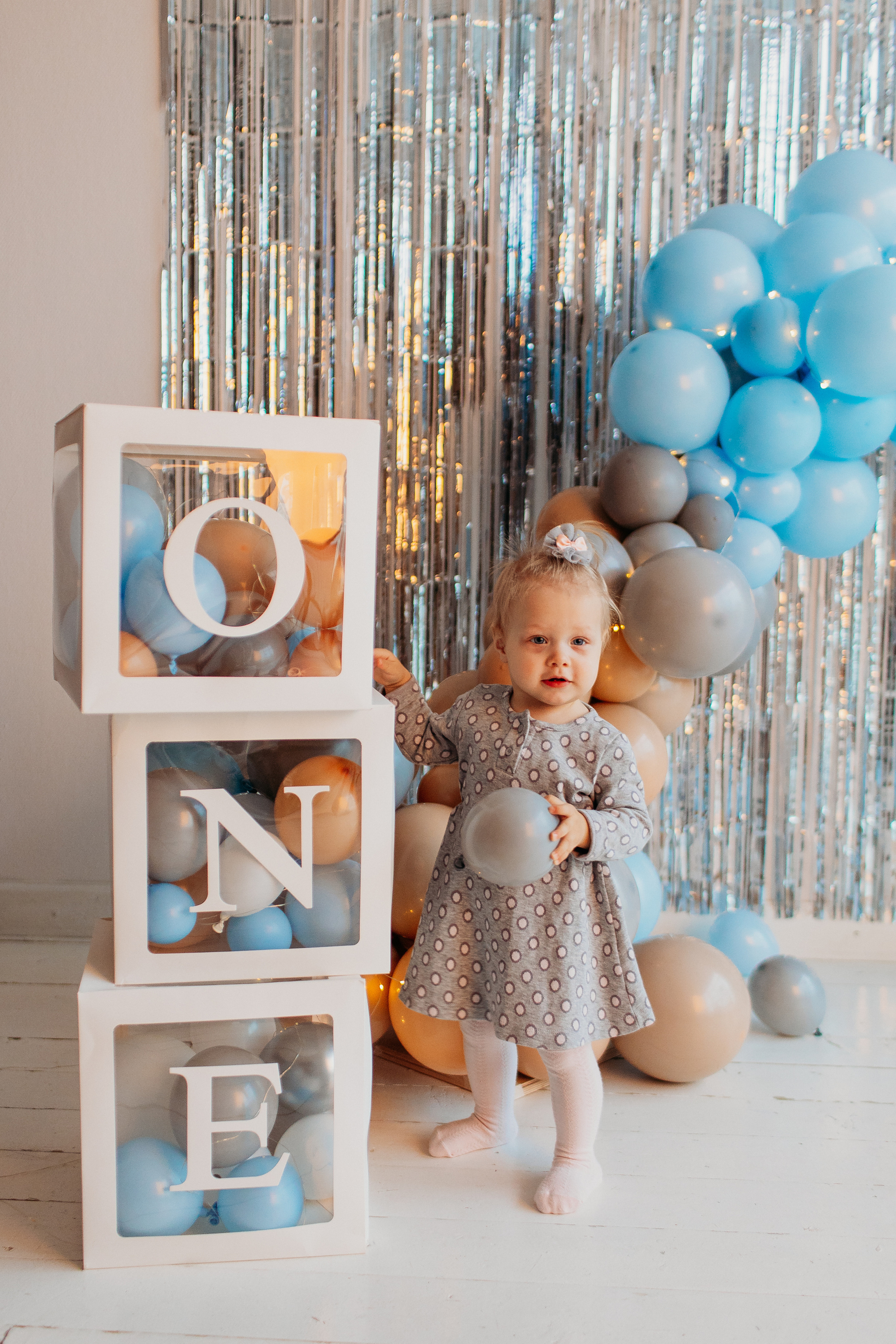 Годик в ВВ студио. Семейный фотограф Тюмень, фотограф на роды Салмина Мария