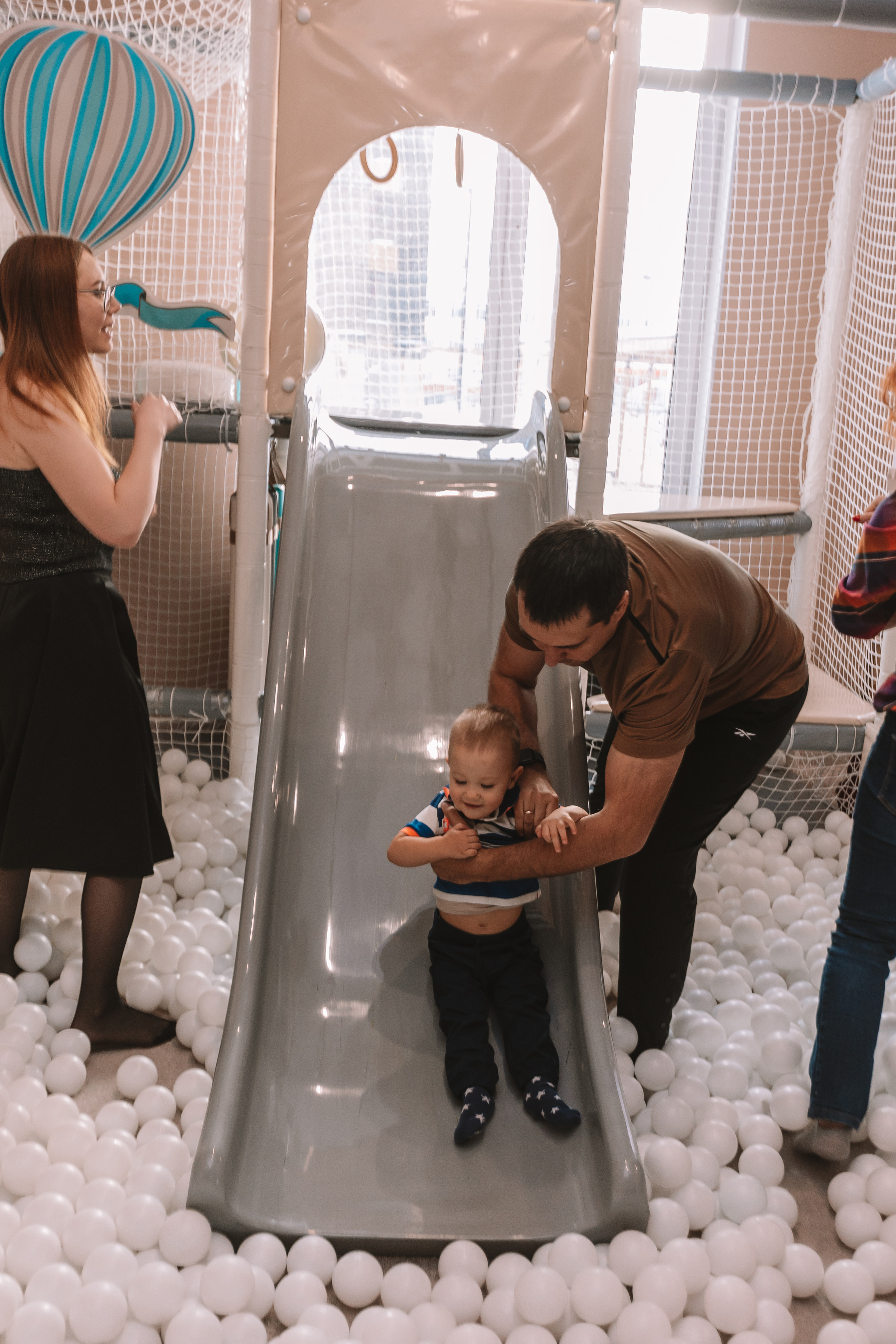 Первый годик в игровой. Семейный фотограф Тюмень, фотограф на роды Салмина Мария