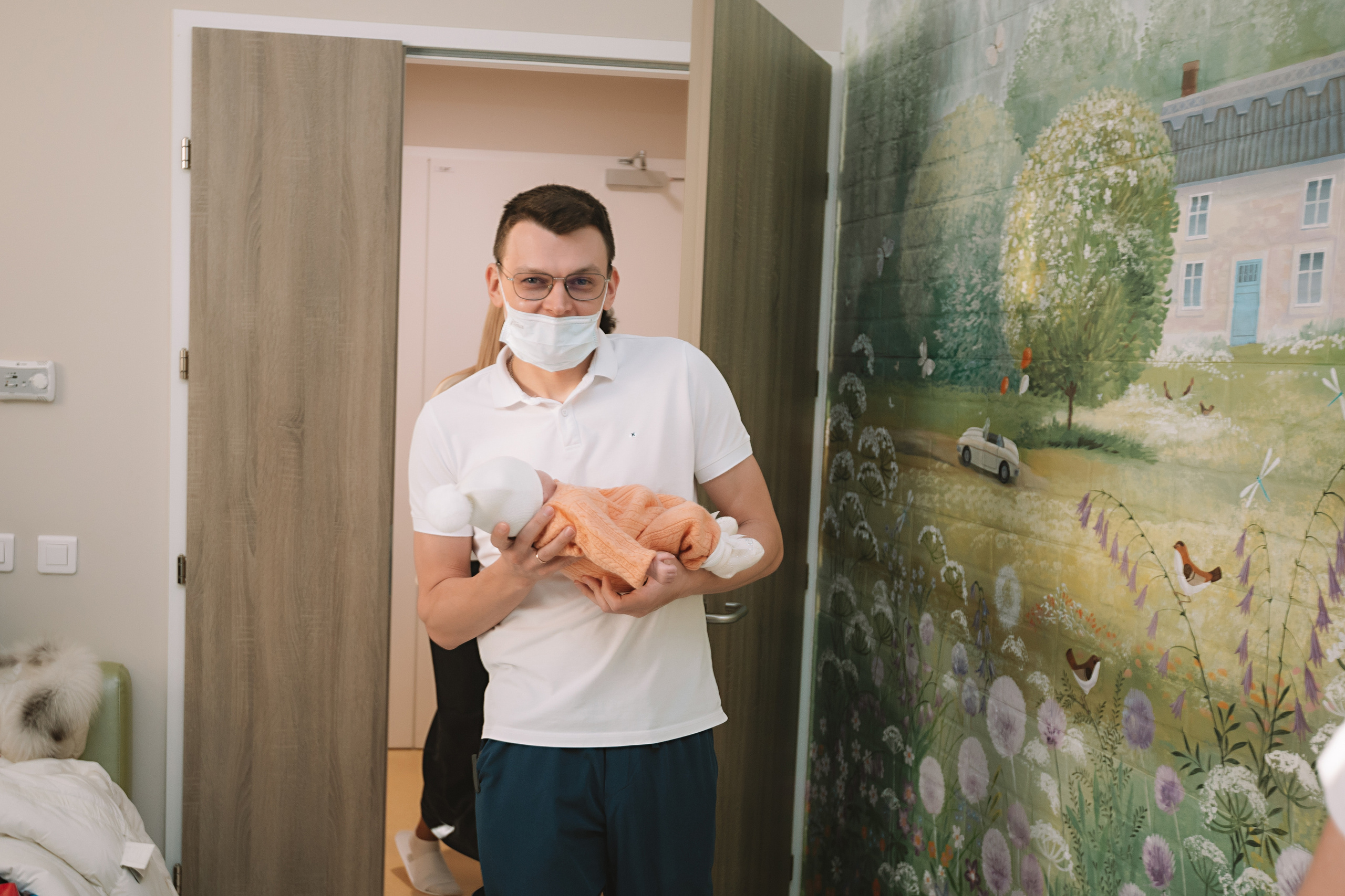 Выписка Мать и Дитя. Семейный фотограф Тюмень, фотограф на роды Салмина Мария