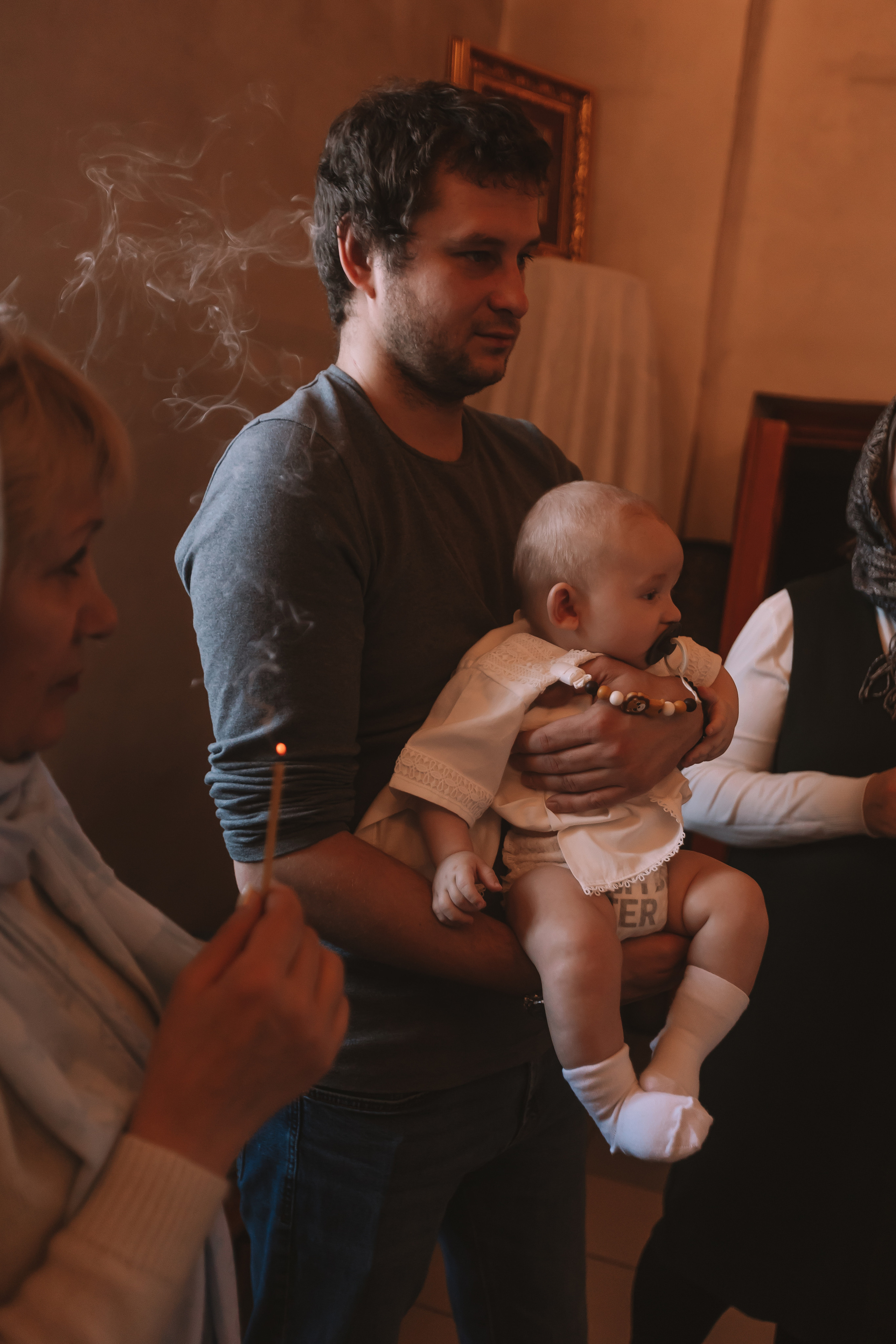 Крещение семакова. Семейный фотограф Тюмень, фотограф на роды Салмина Мария