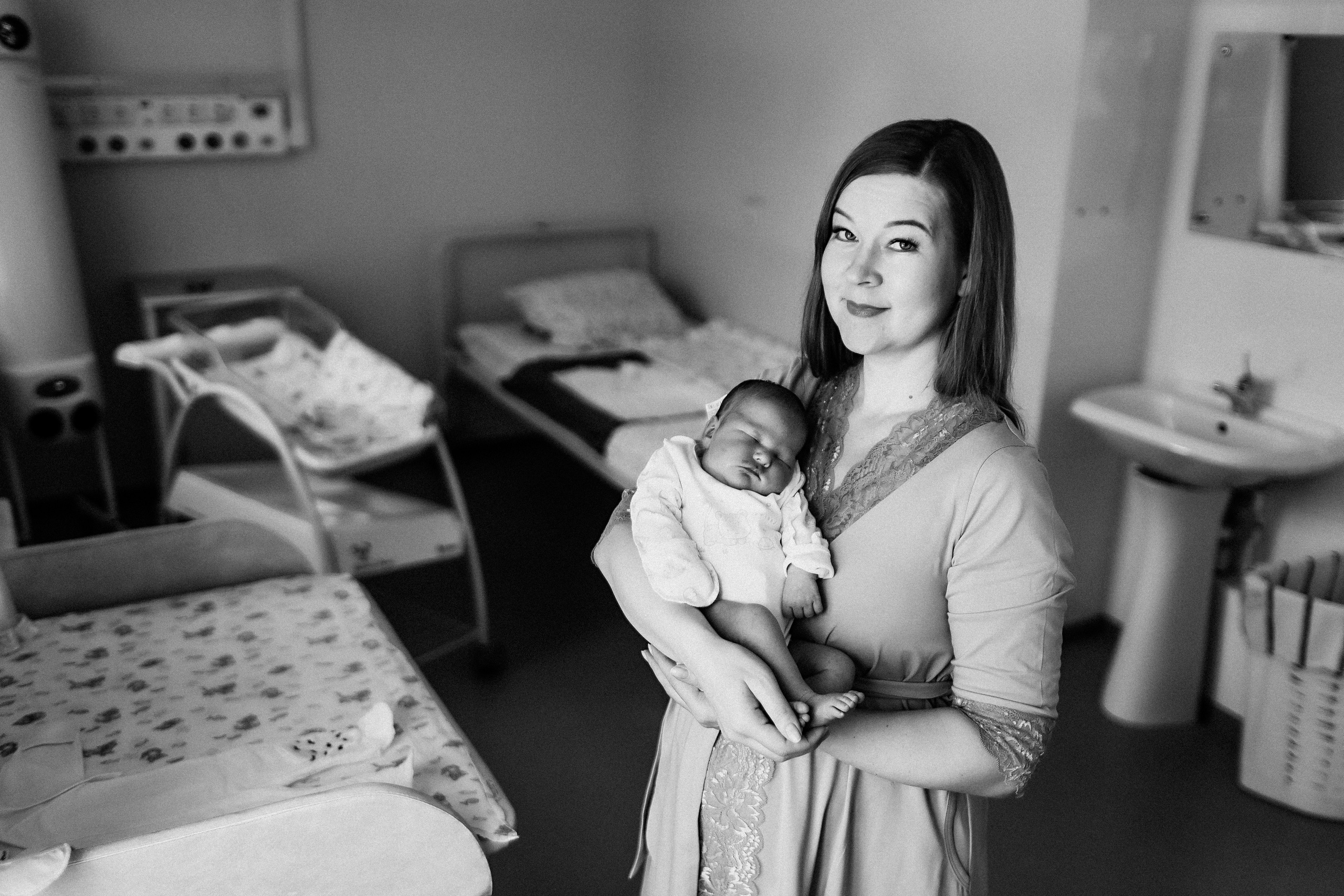 В палате сборный. Семейный фотограф Тюмень, фотограф на роды Салмина Мария