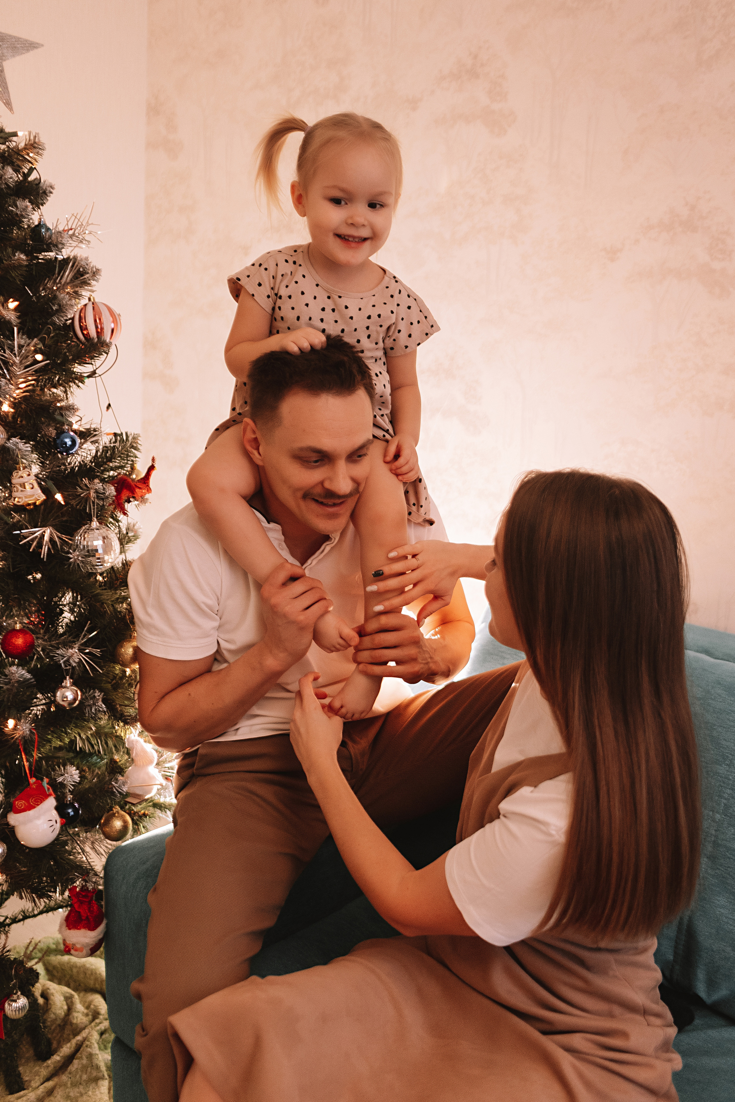 Новогодняя. Семейный фотограф Тюмень, фотограф на роды Салмина Мария